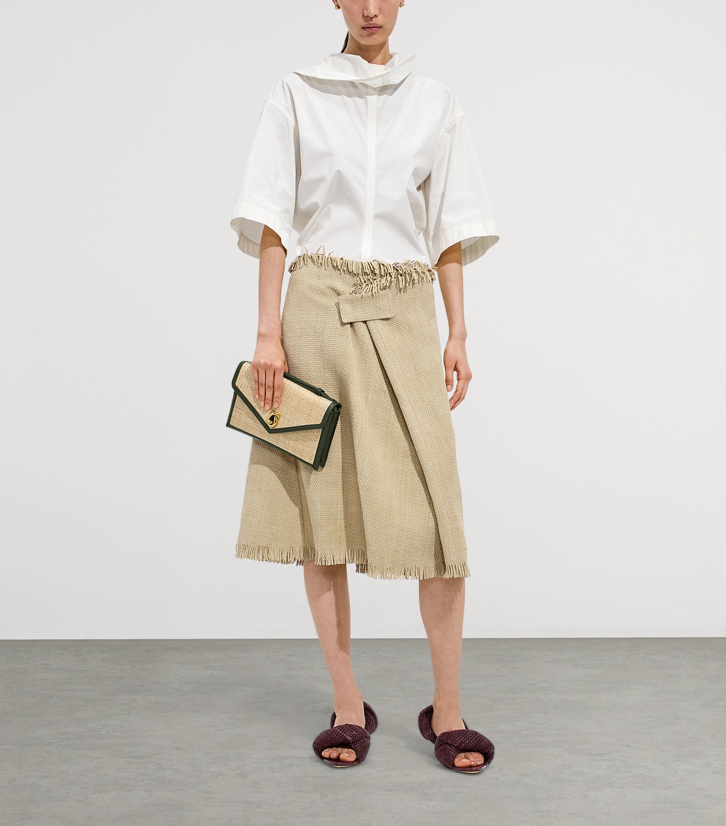 BOTTEGA VENETA ボッテガ バッグ ラフィア ストロー レザー 美品 Bottega Veneta White Raffia Knot Lock Shoulder Bag | Harrods US