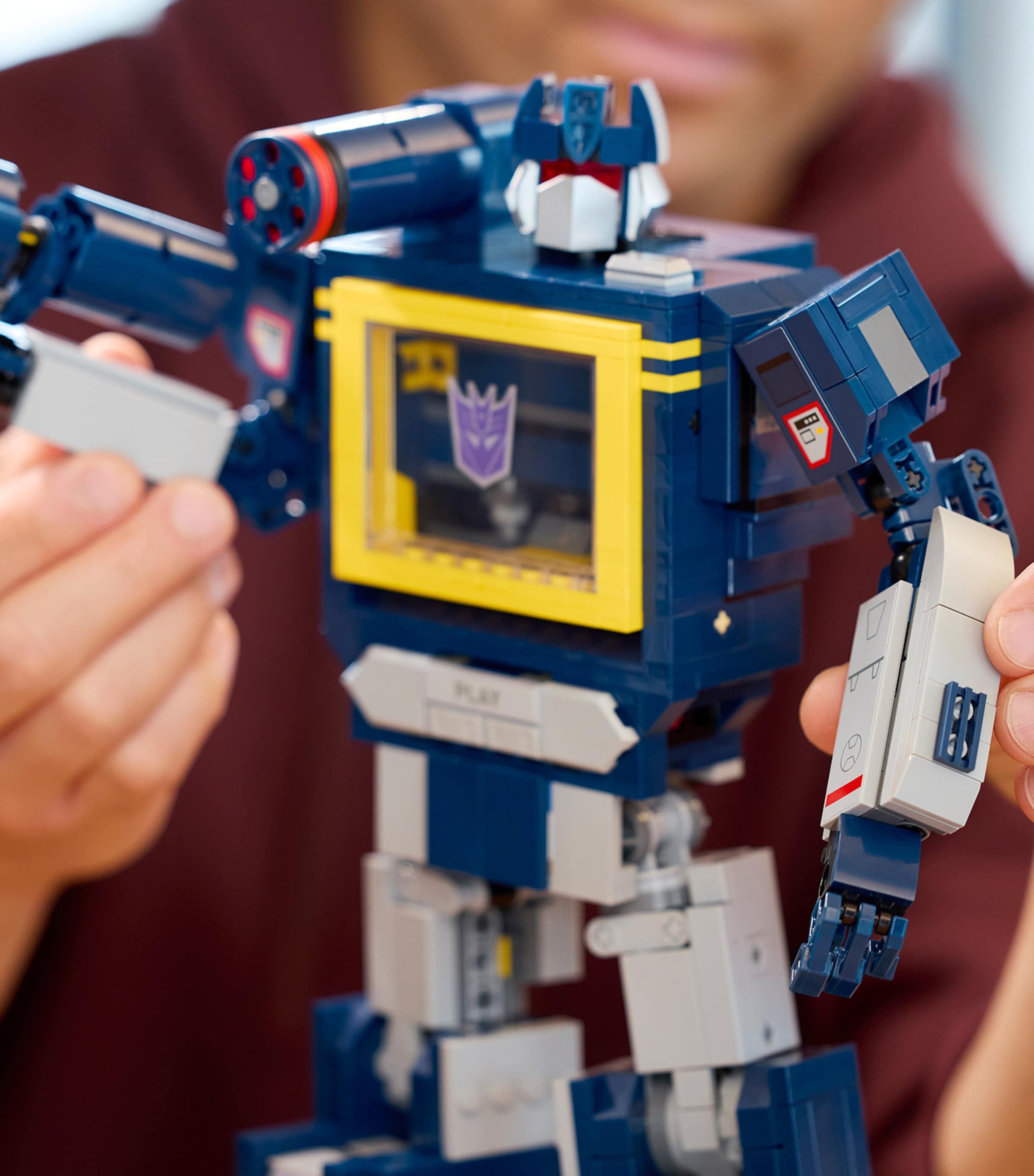 Lego LEGO Icons Transformers: Soundwave 10358 Harrods ES