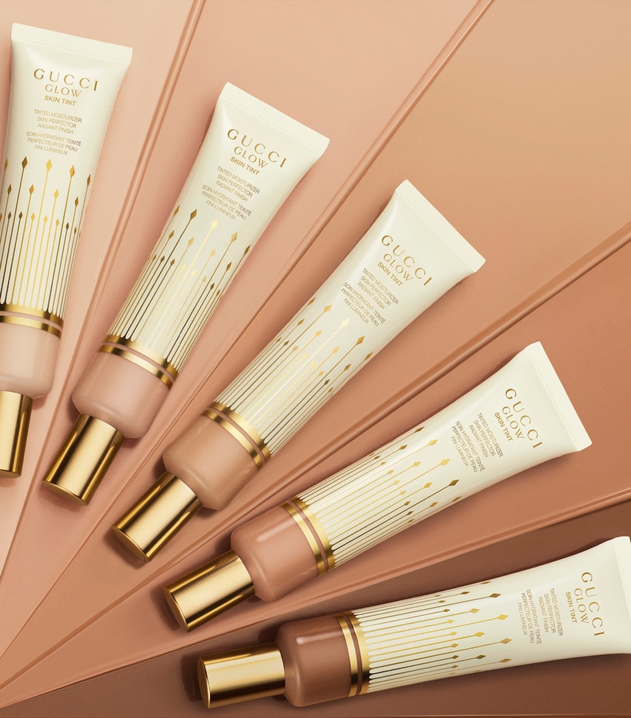 Gucci Glow Skin Tint Moisturiser (40ml) 32 MEDIUM Image 8