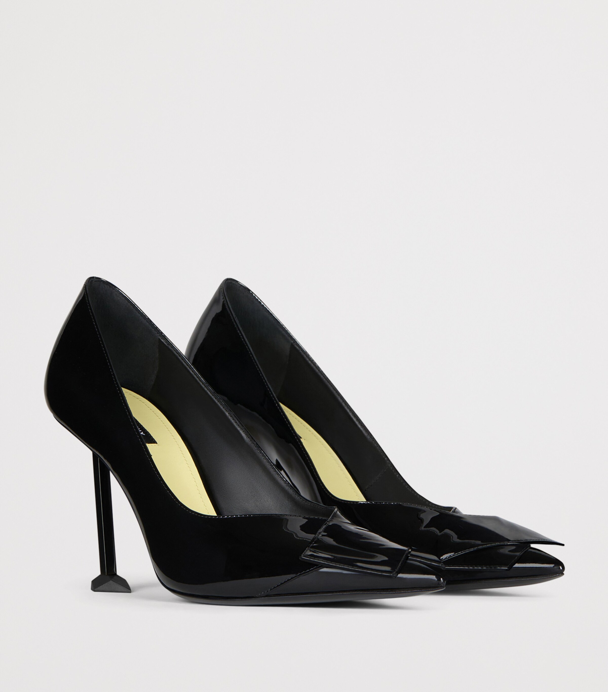 Givenchy Leather Boudoir Fold Pumps 95 Black Image 2