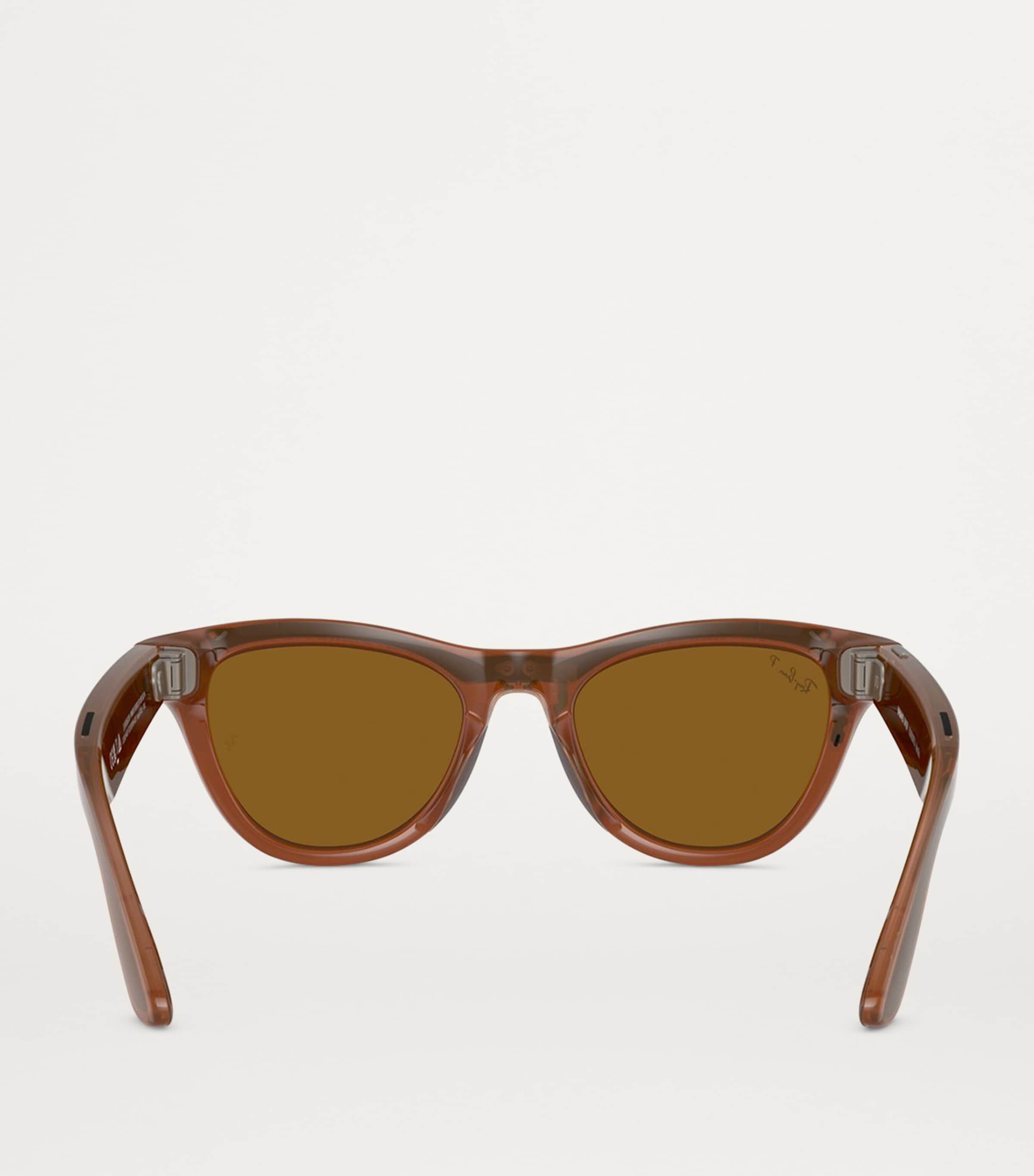 Ray-Ban x Meta Smart Skyler Sunglasses Image 4