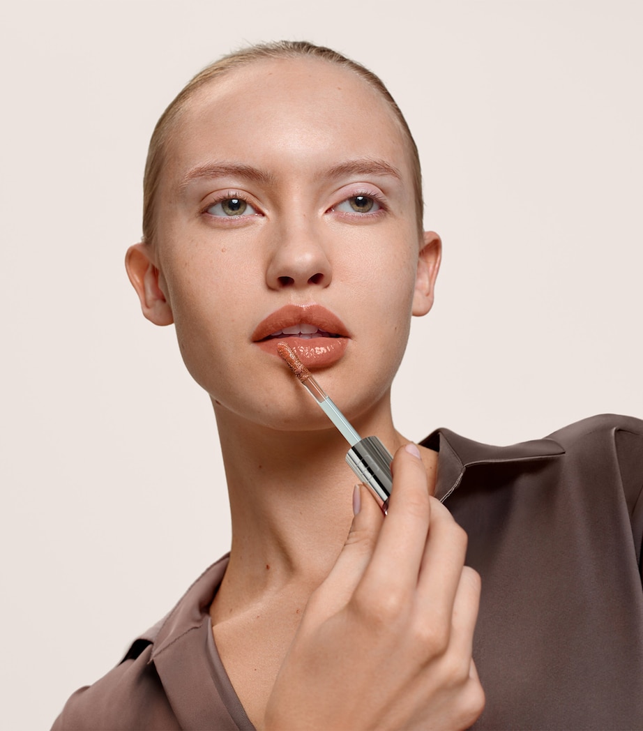 Volumize + Condition Lips SPF 40 (4.5ml) NO COLOUR Image 6