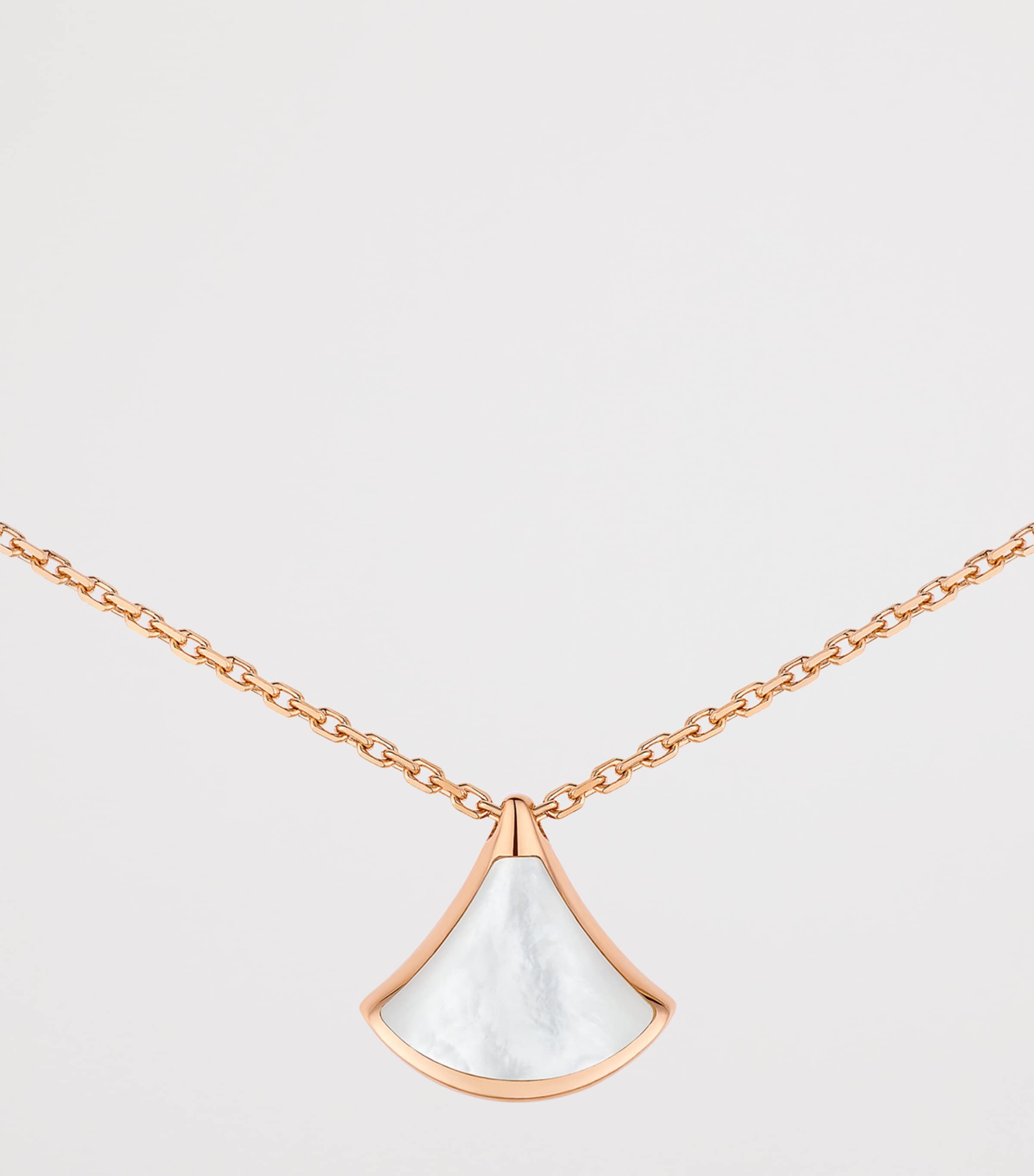 Bvlgari Rose Gold and Mother-of-Pearl Divas' Dream Necklace Pink Gold Image 4