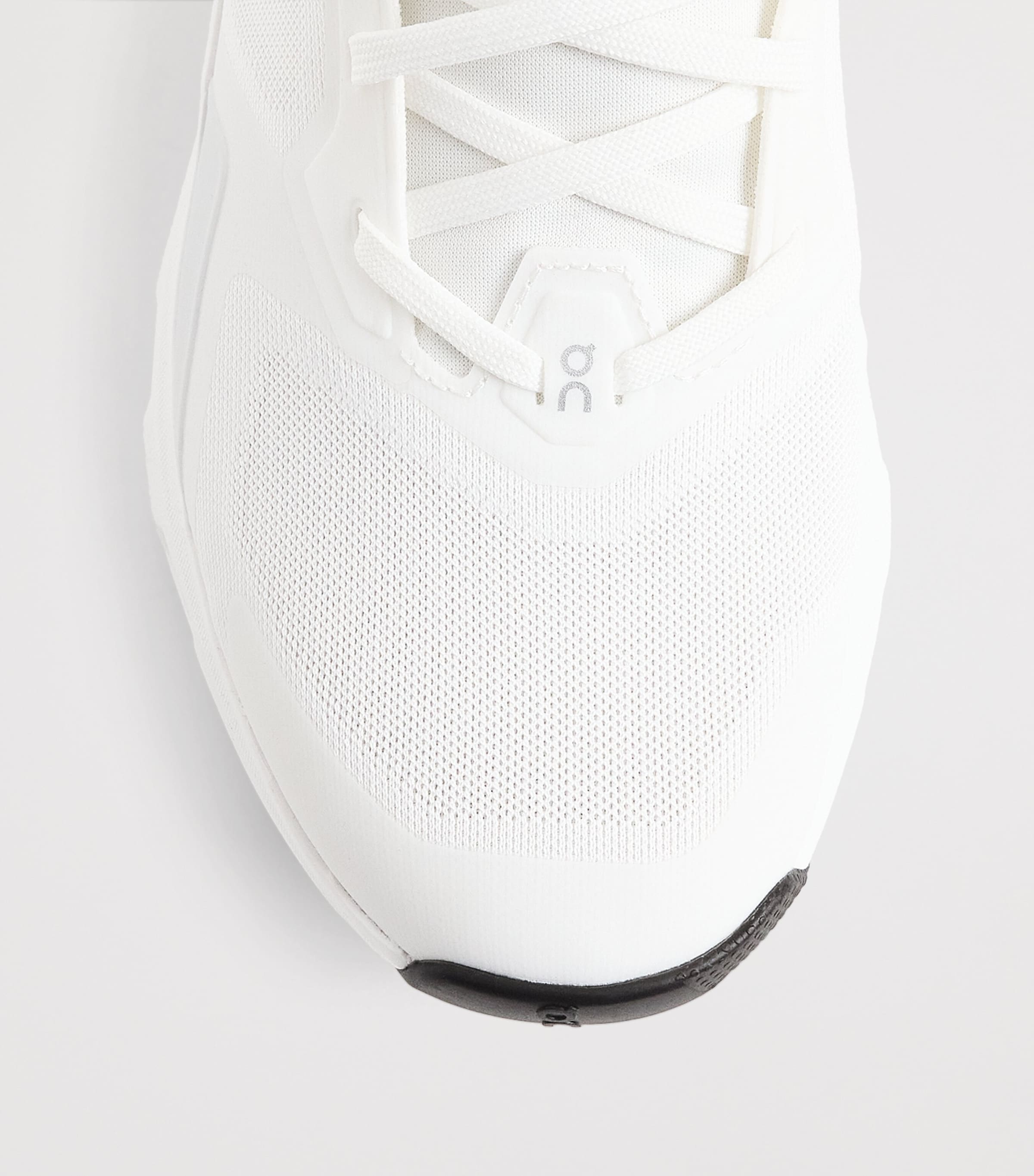 On Mens Cloudpulse 2 Trainers White | Black Image 6