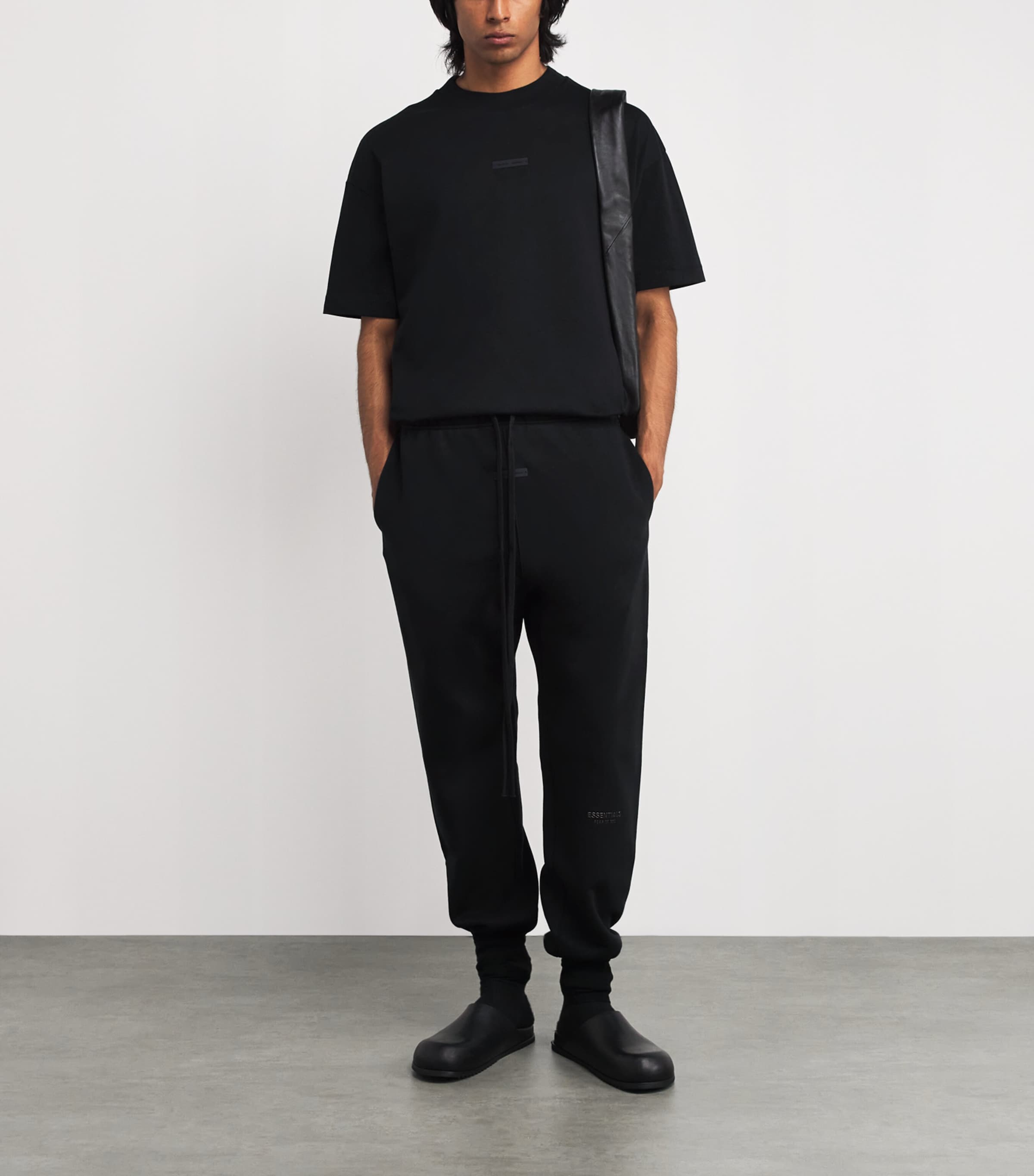 FEAR OF GOD ESSENTIALS Mens Cotton Logo Oversized T-Shirt Jet Black Image 2