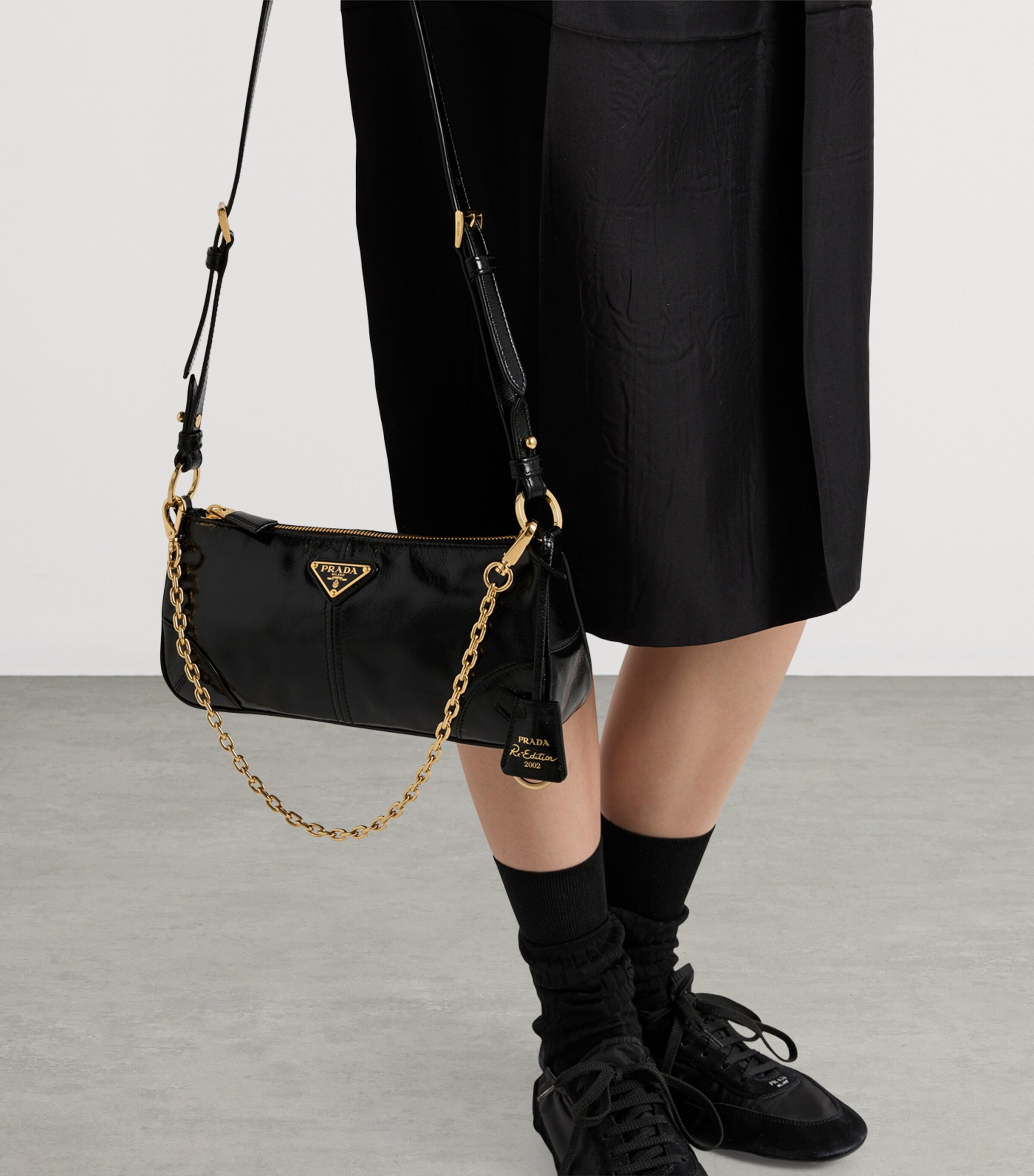 【関税＆送料込み】Prada \"Re-Edition 2002\" Crossbody Bag トラバーチン プラダ Re-Edition 2002 ミディアム レザー