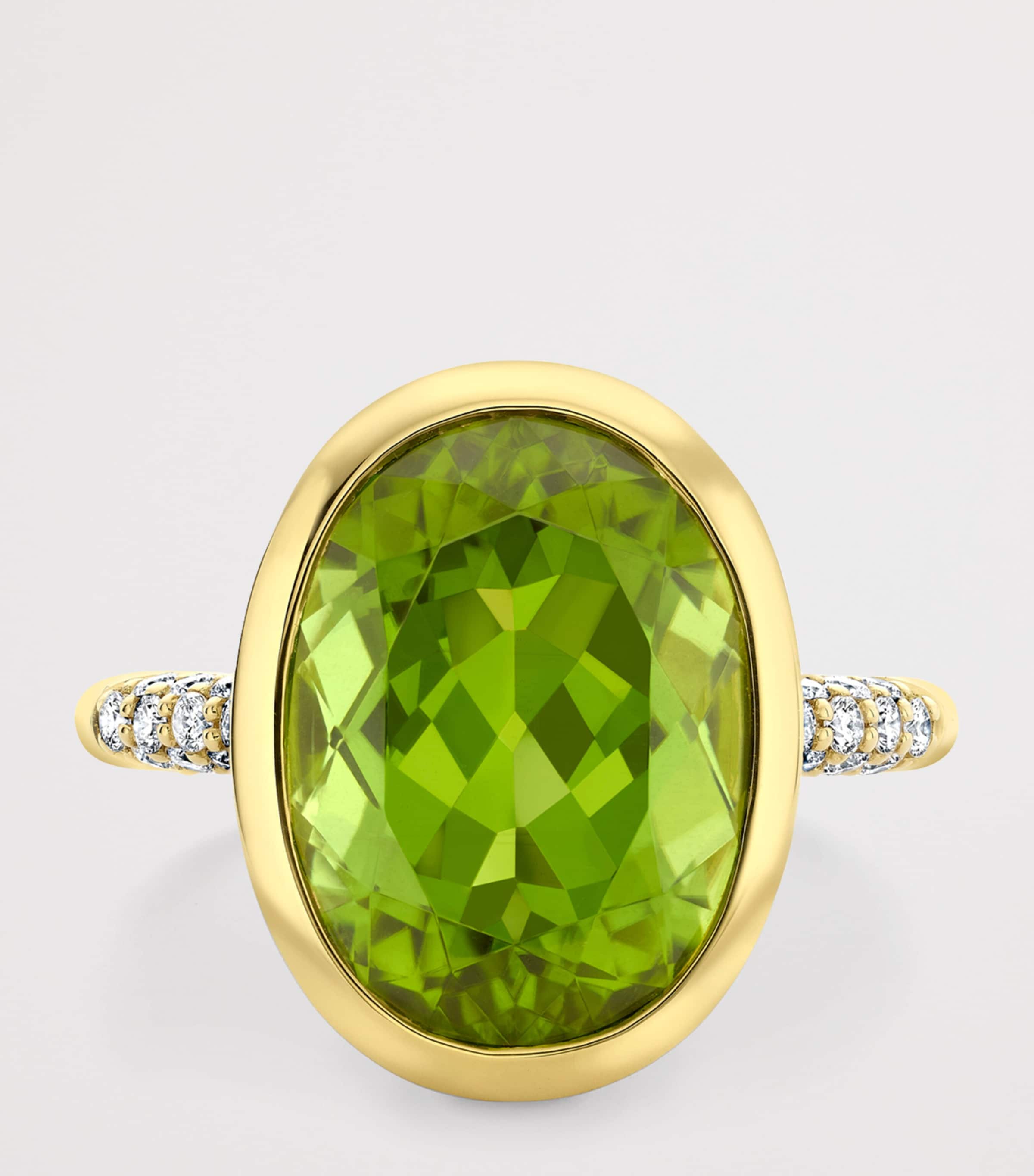 Boodles Yellow Gold, Diamond and Peridot Dolce Vita Oval  Ring Yellow Gold Image 3