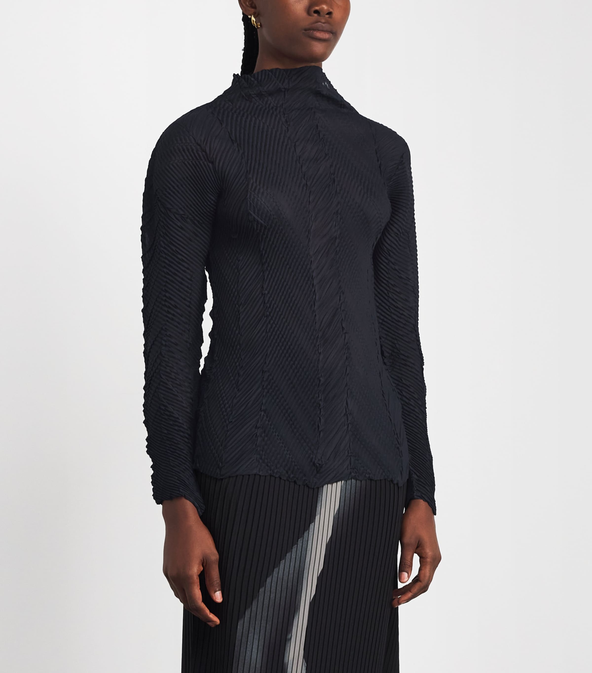 Issey Miyake Black Zigzag Pleats High-Neck Top | Harrods US