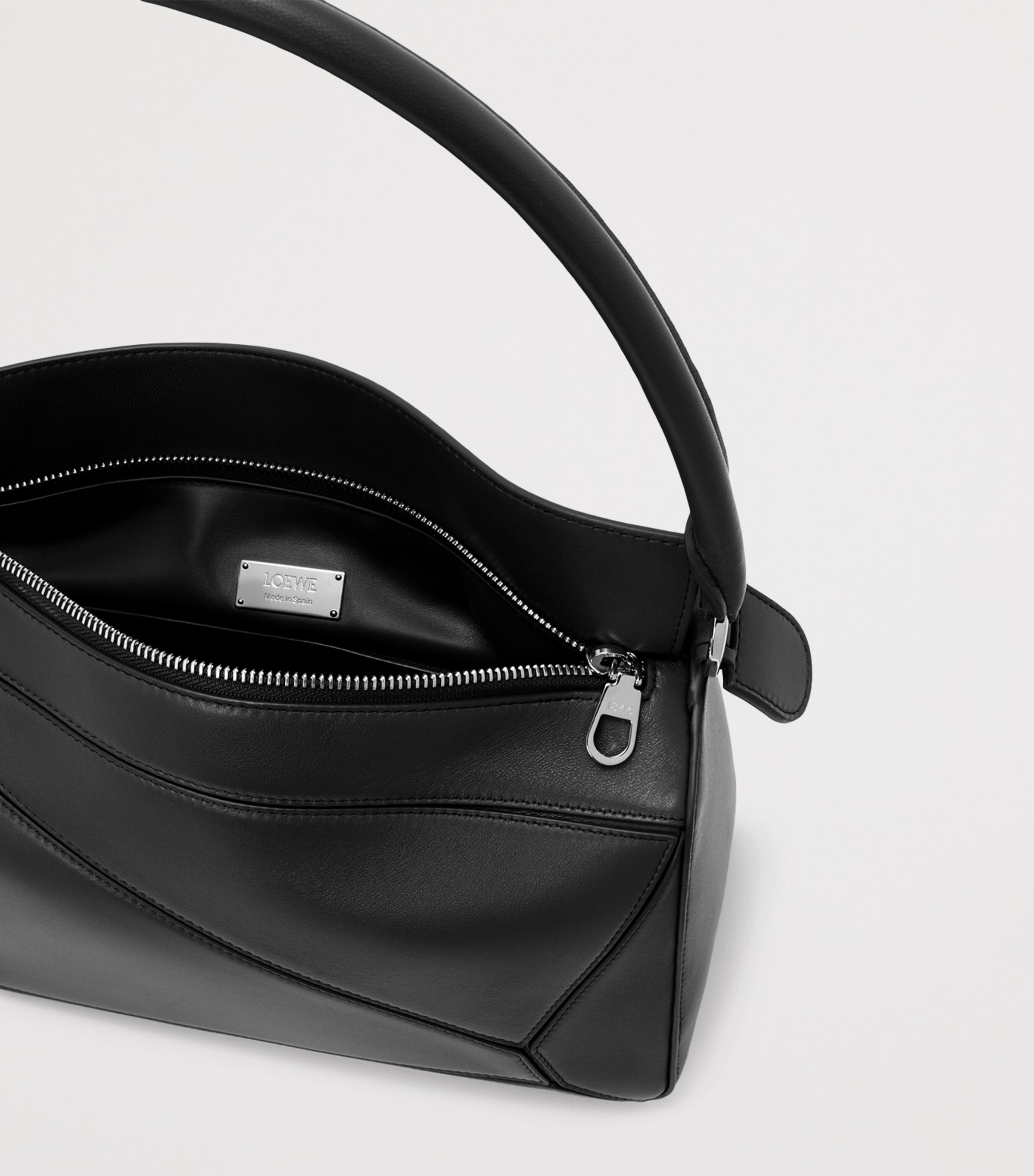 LOEWE Womens Medium Leather Featherlight Puzzle Top-Handle Bag Black Image 7