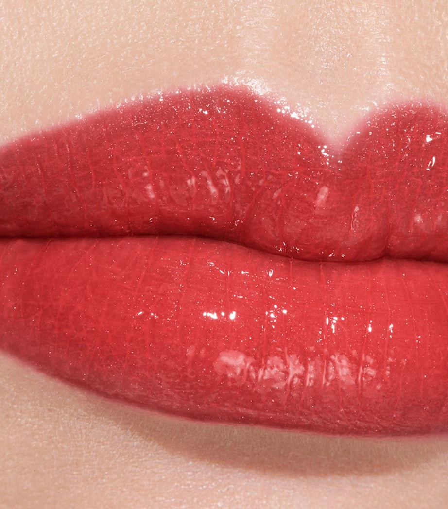 Rouge Coco Baume Lip Balm CHERRY BURST Image 4