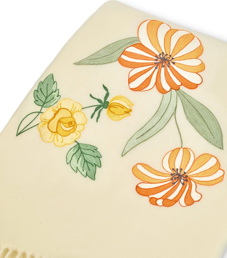 Virgin Wool Giardino Throw (132cm × 159cm) CREAM WOOL Image 3