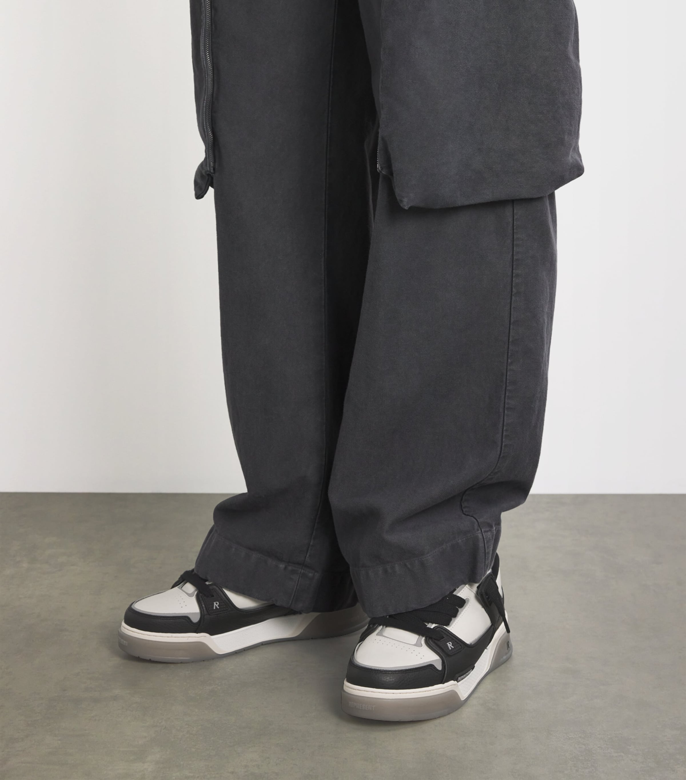 Leather Studio Sneakers BLK/WHITE Image 2