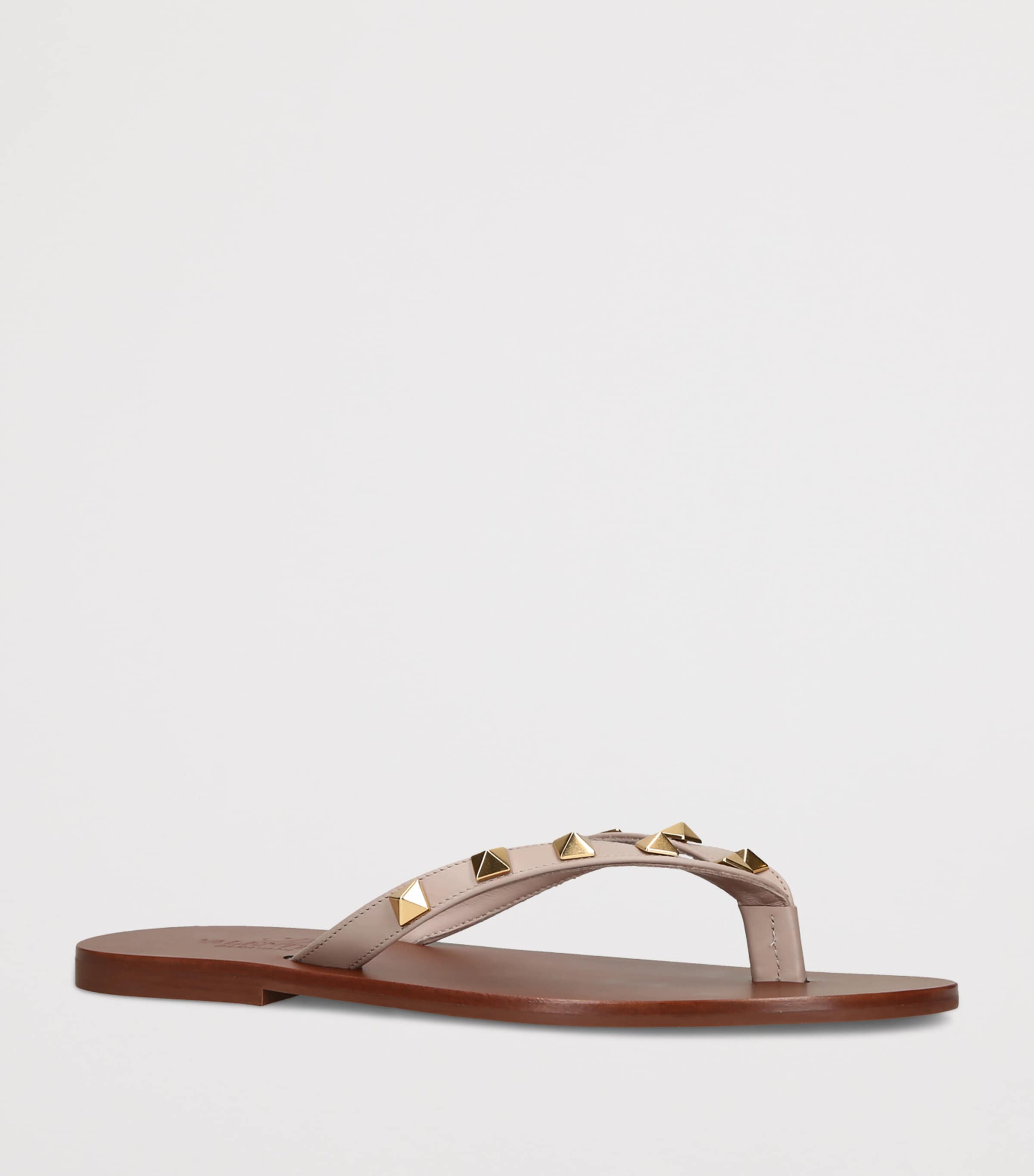 Valentino Garavani Leather Rockstud Flip Flops Blush Image 3