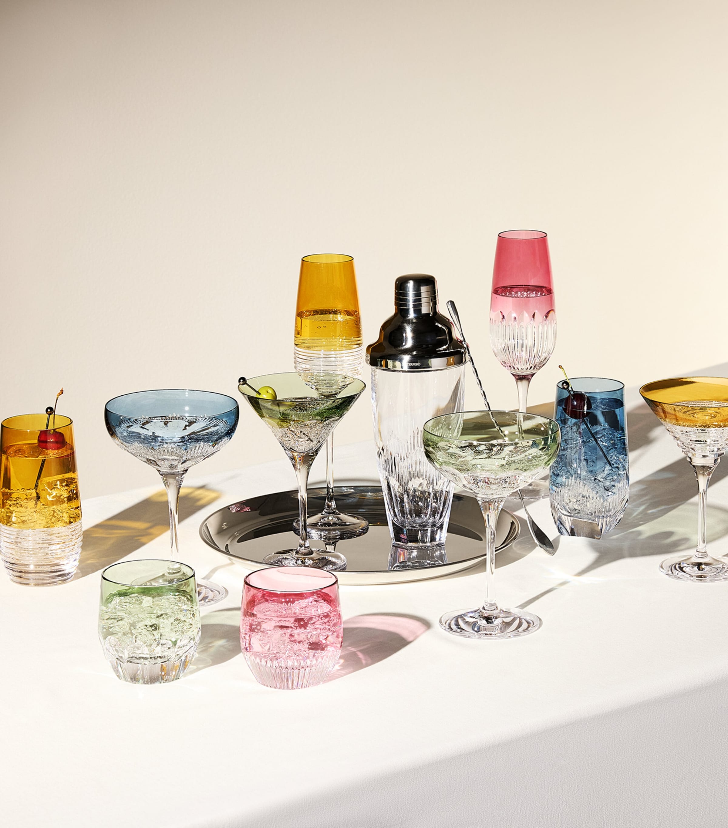 Set of 4 Crystal Mixology Martini Glasses (250ml) MULTI Image 6