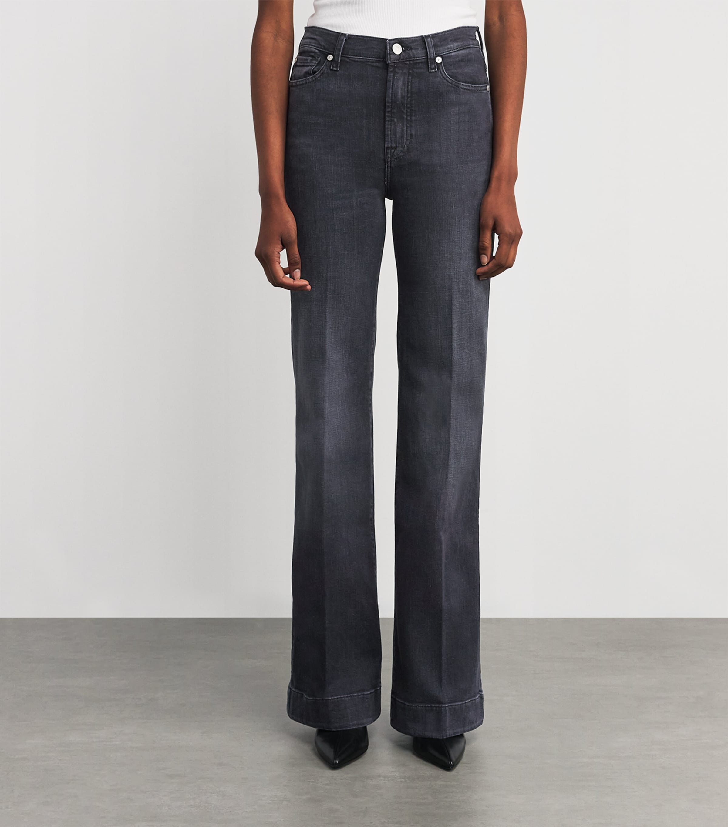 Modern Dojo Soho Flared Jeans U71NS Image 3