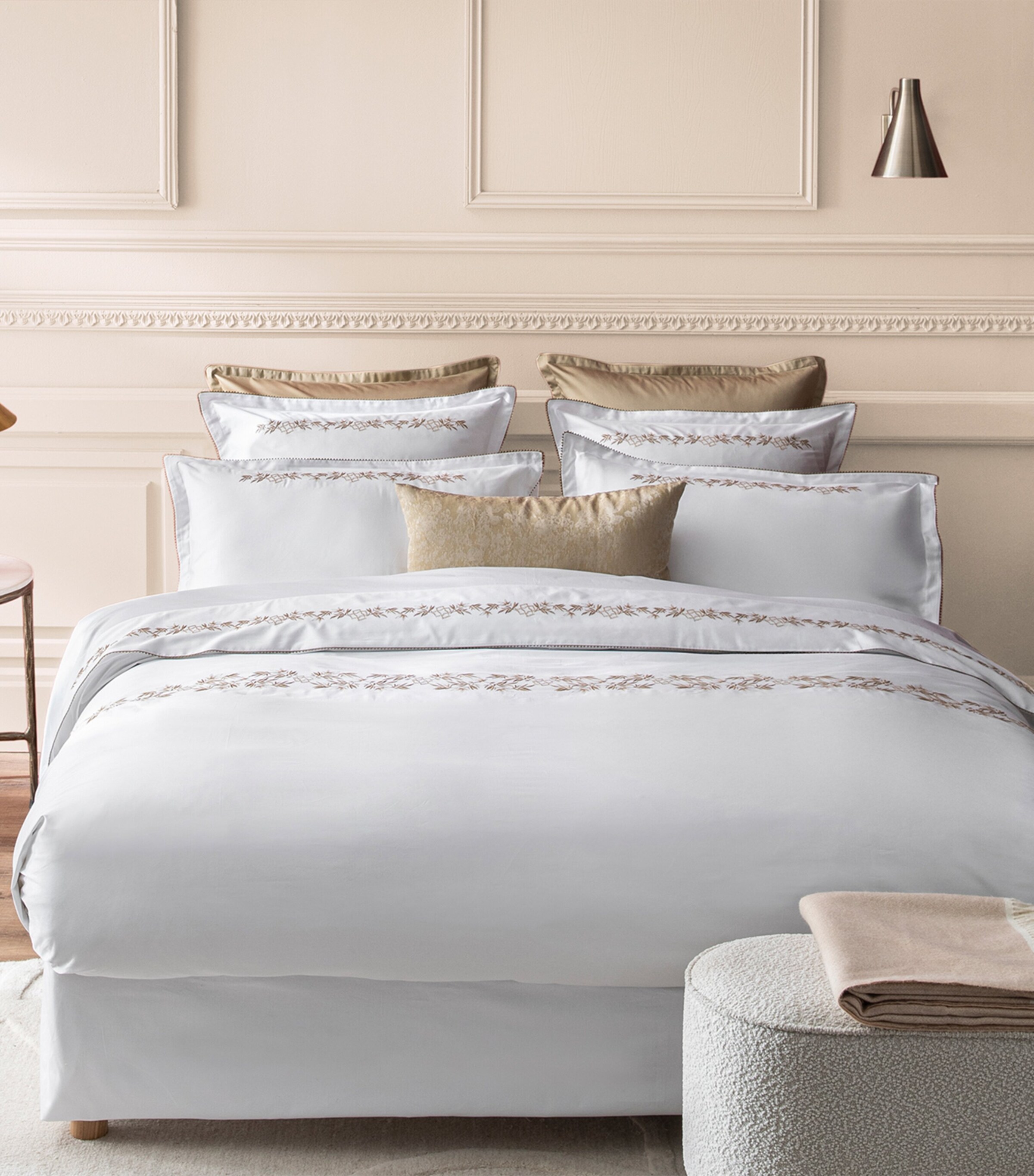 Organic Cotton Mirabeau Super King Flat Sheet (270cm x 300cm) WHT/GOLD Image 3