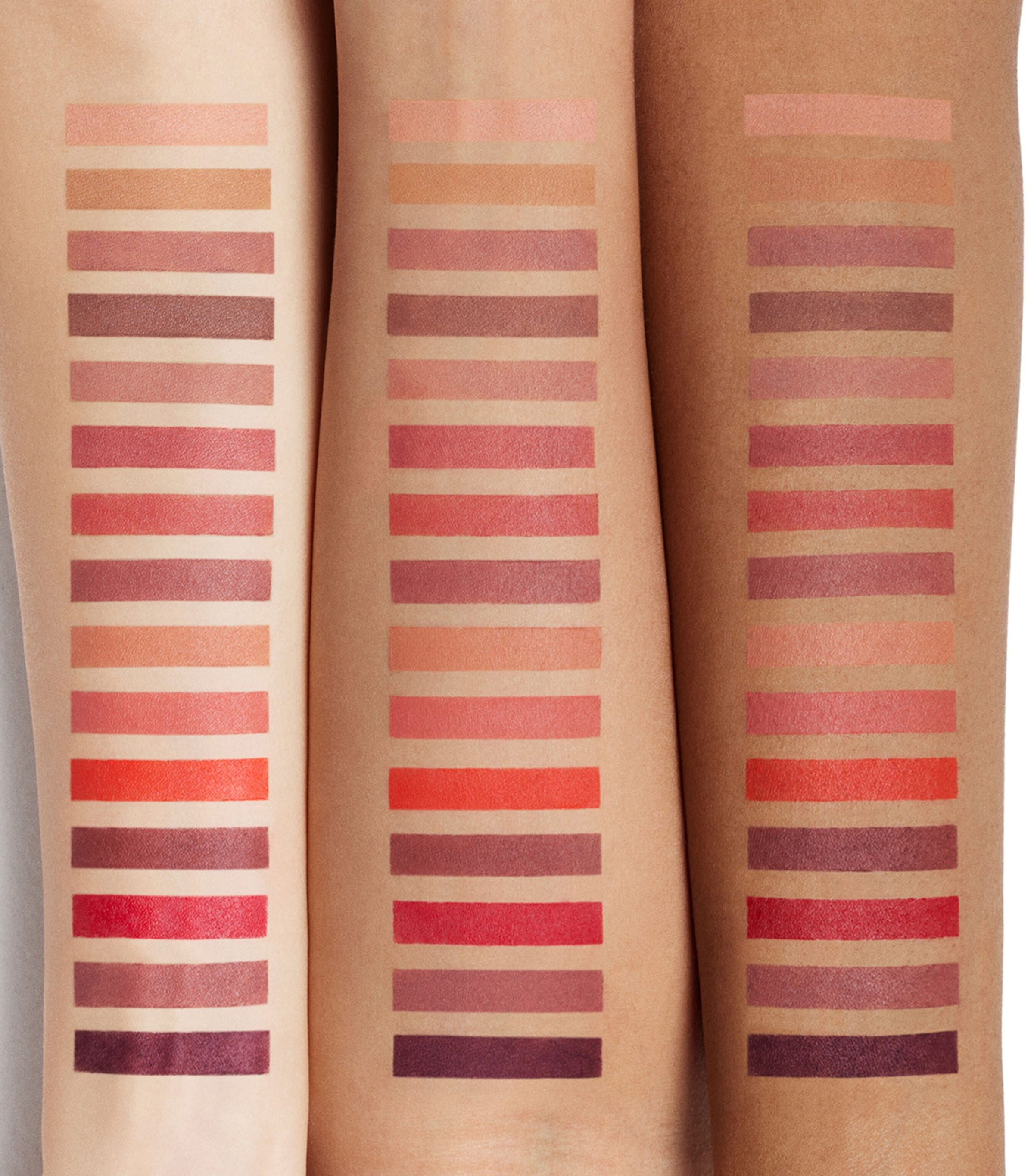 Caviar Smoothing Matte Lipstick 401 V ORANGE RED Image 4