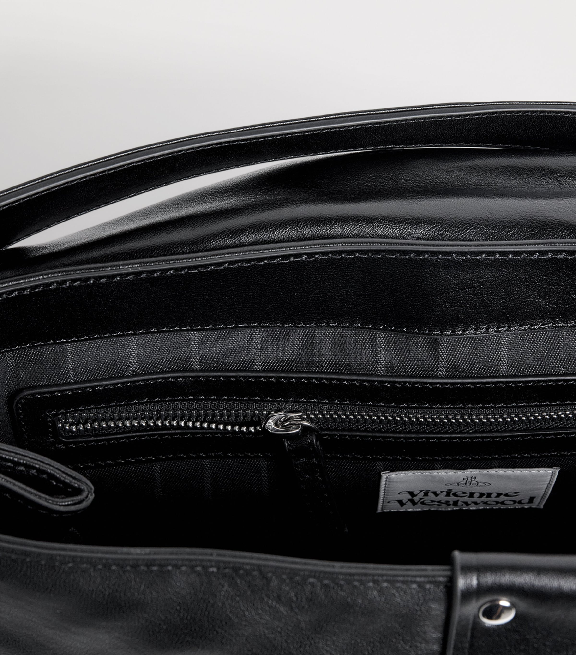 Vivienne Westwood Extra-Large Leather Hazel Treasure Shoulder Bag Black Image 5