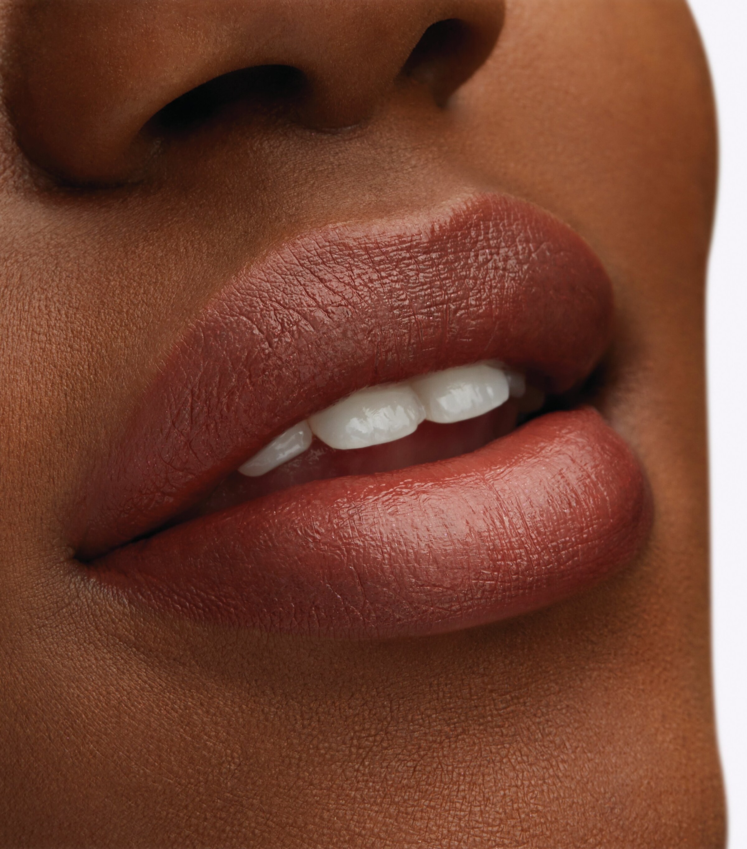Lustreglass Sheer-Shine Lipstick POSH PIT Image 11