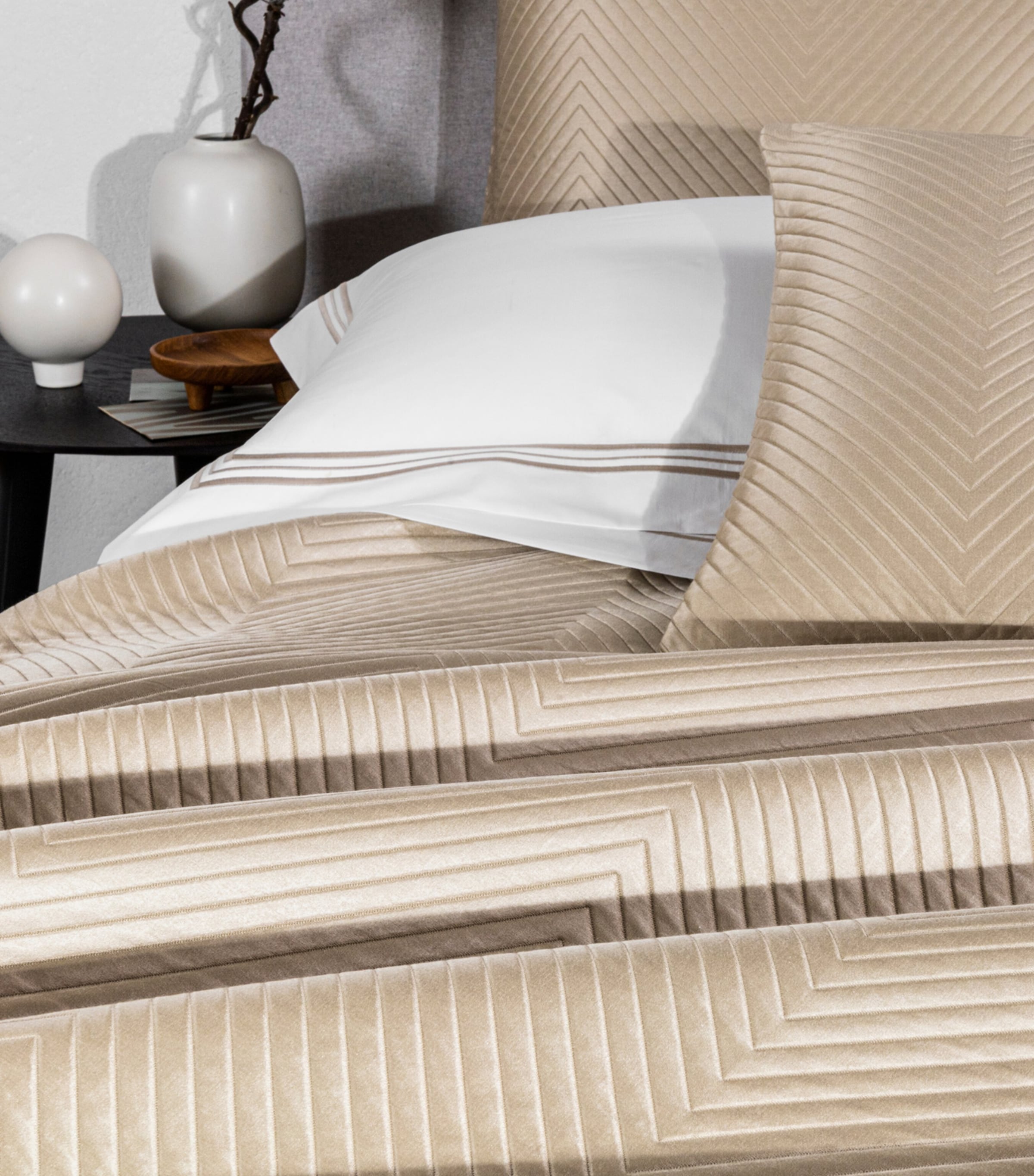 Frette Herringbone Bedspread (270cm x 260cm) Savage Beige Image 2