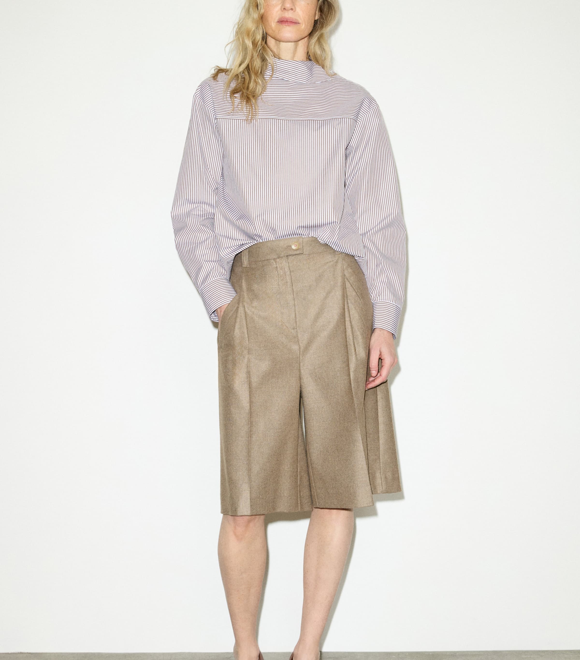 MAX&Co. Womens Virgin Wool-Blend Shorts Melange Grey Image 2