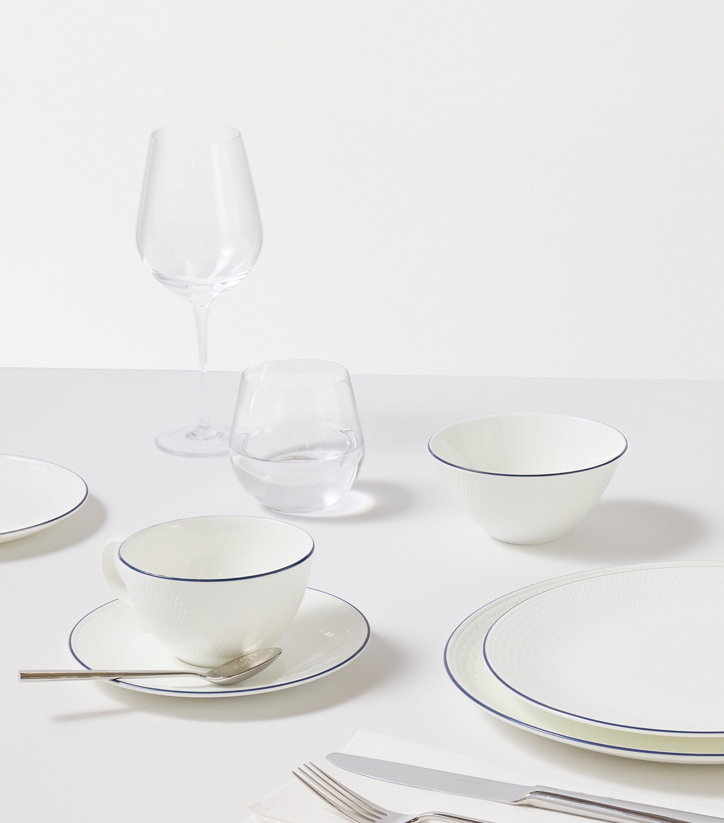 Fine Bone China Gio Baijiu Jug and Cups Set WHITE Image 2