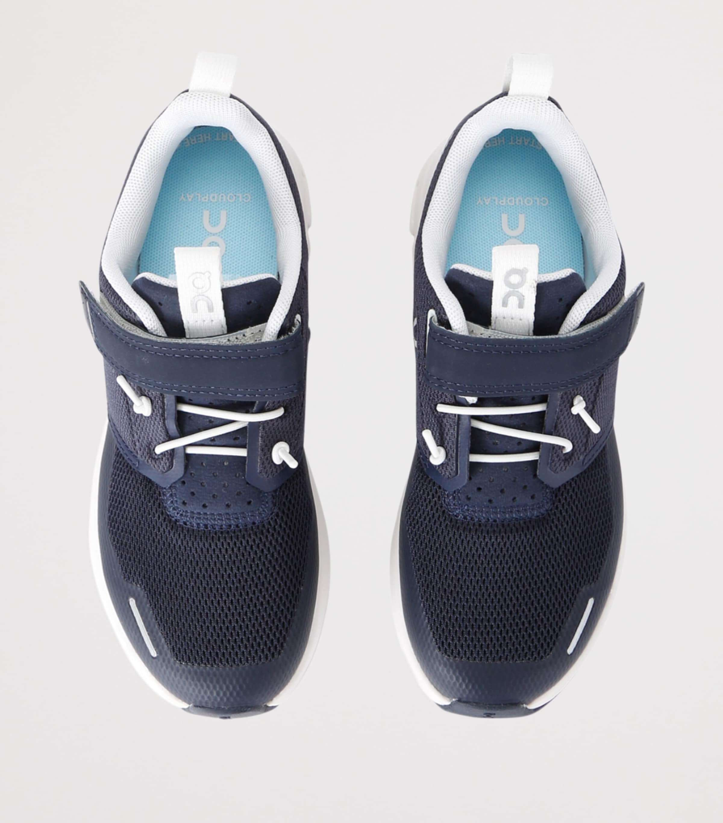 ON Running Cloud Play Trainers Navy Image 3