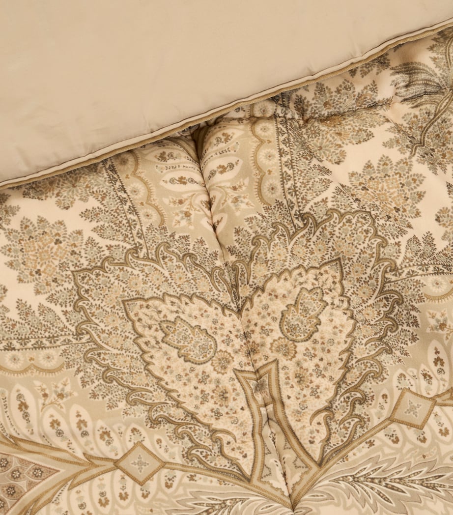 Cotton Quilted Kiri Bedspread (270cm x 270cm) PRINT ON BEIGE BASE Image 2