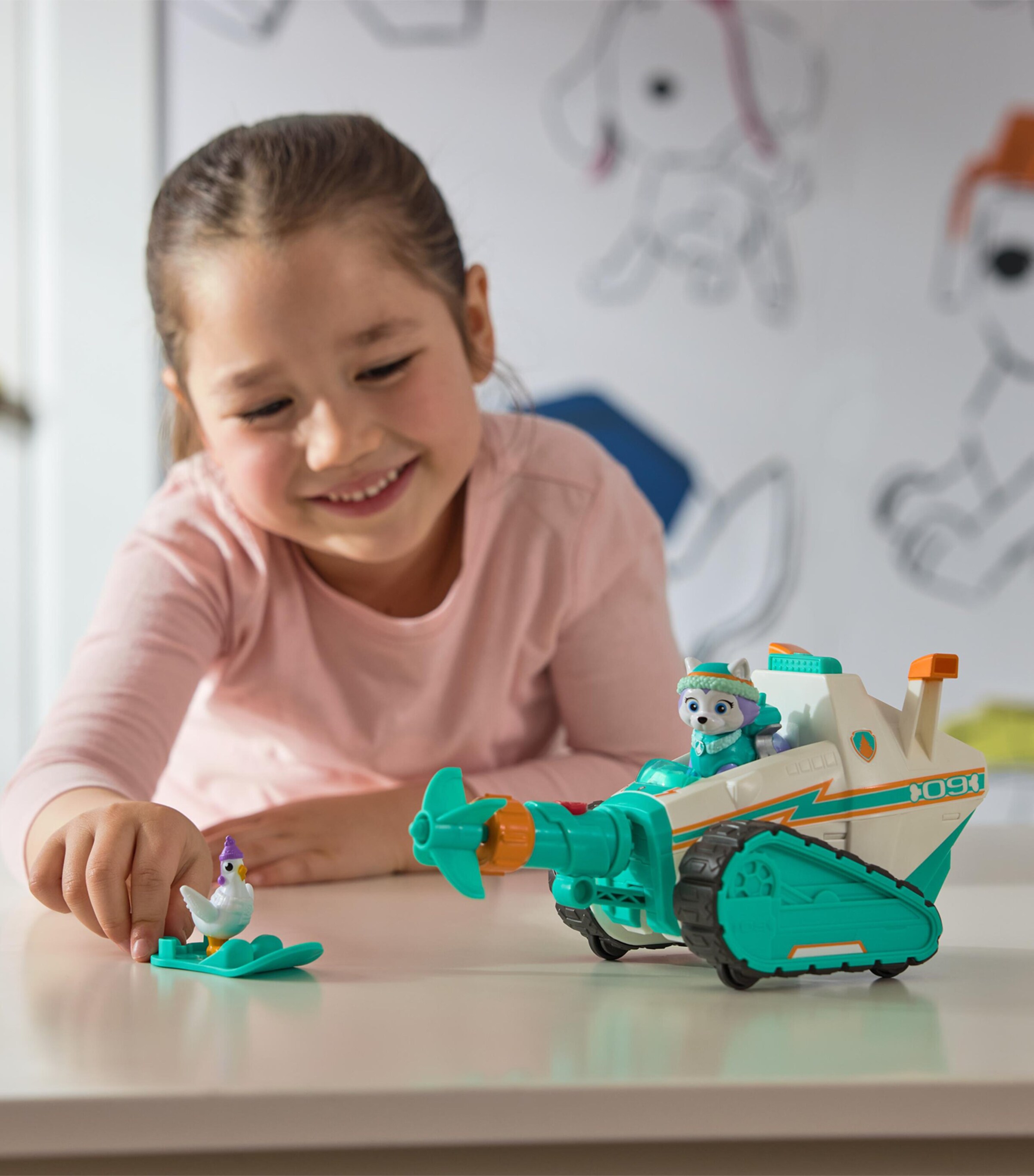 PAW Patrol PAW Patrol: Everest Deluxe Snowmobile Image 7
