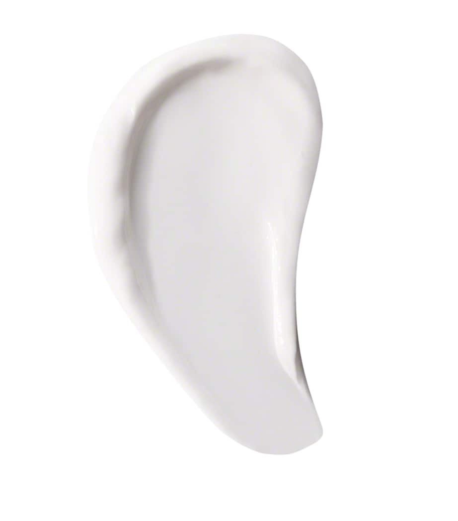 Moisturizing With A Mask NO COLOUR Image 2