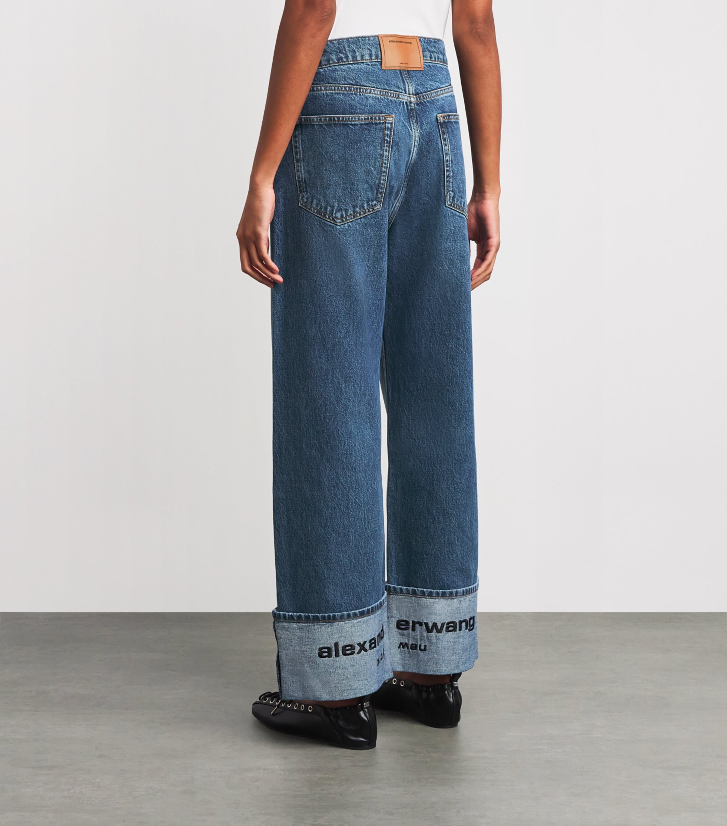 デニム・ジーパン Alexander Wang Logo-Embroidered Mid-Rise Jeans Alexander Wang Logo Embroidered Mid-Rise Jeans | Harrods US