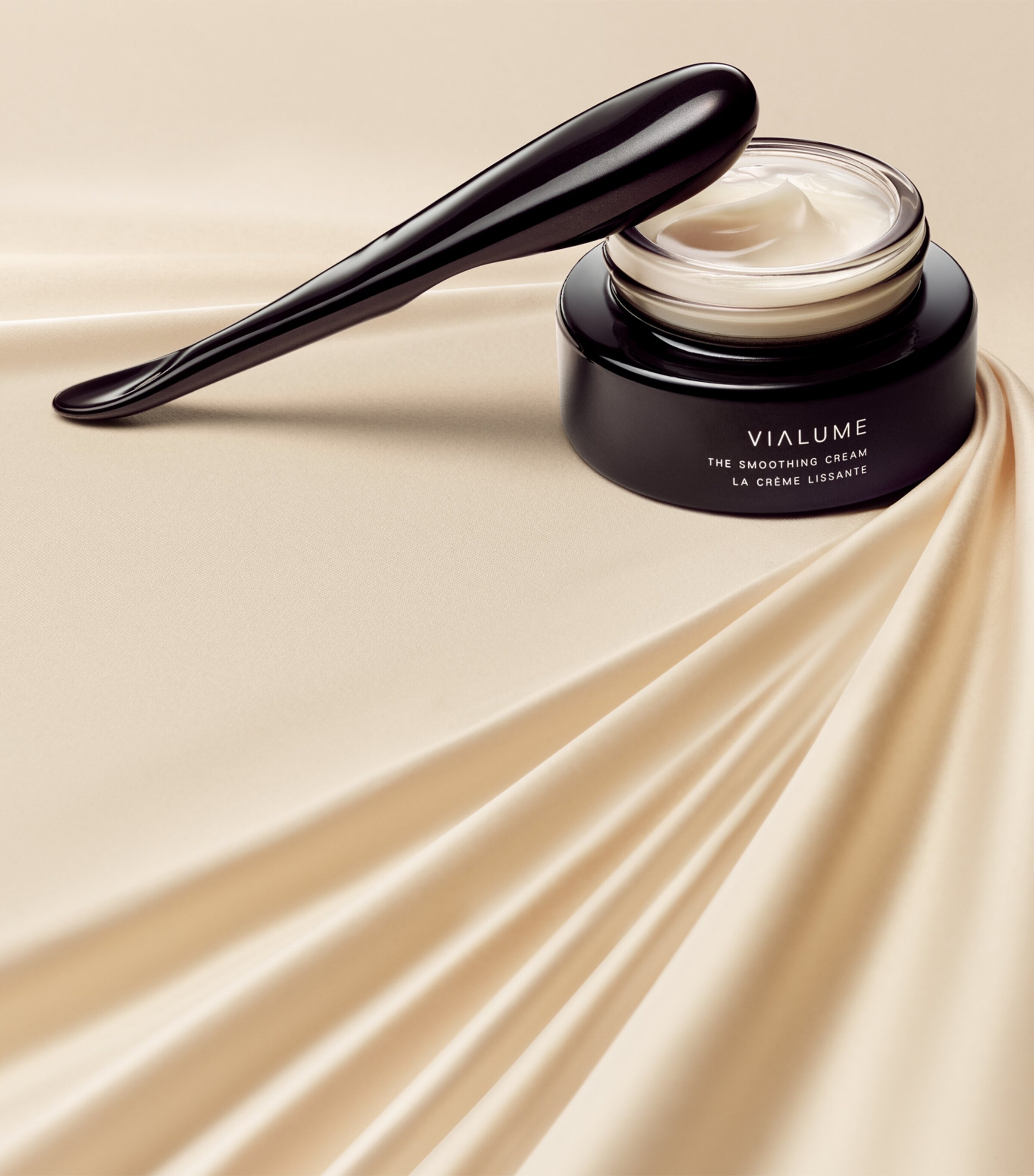 フェイスクリーム SUQQU VIALUME THE SMOOTHING CREAM 15g Suqqu Vialume The Smoothing Cream (15g) | Harrods US