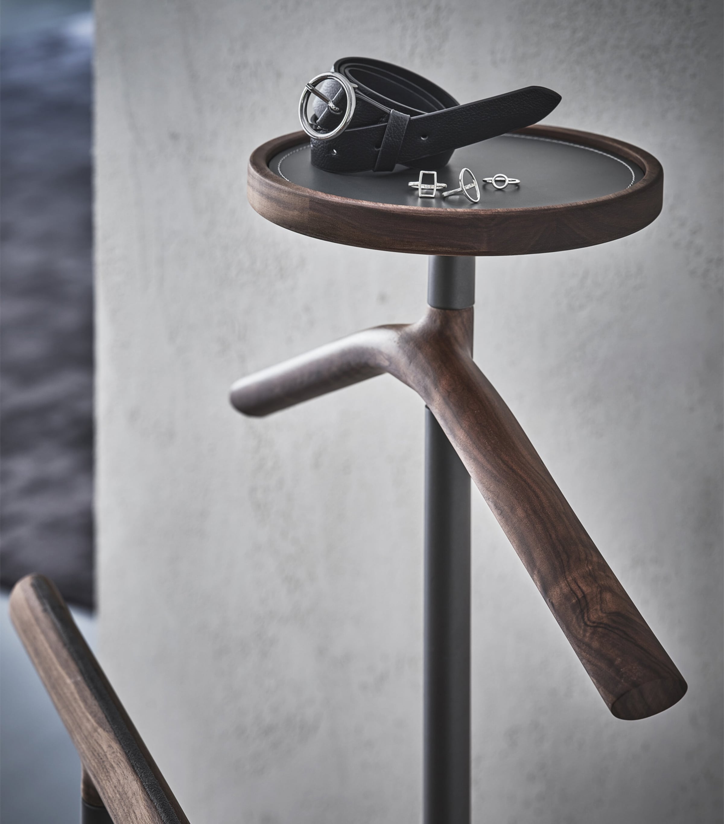 Walnut Ekero Valet Stand WALNUT Image 3