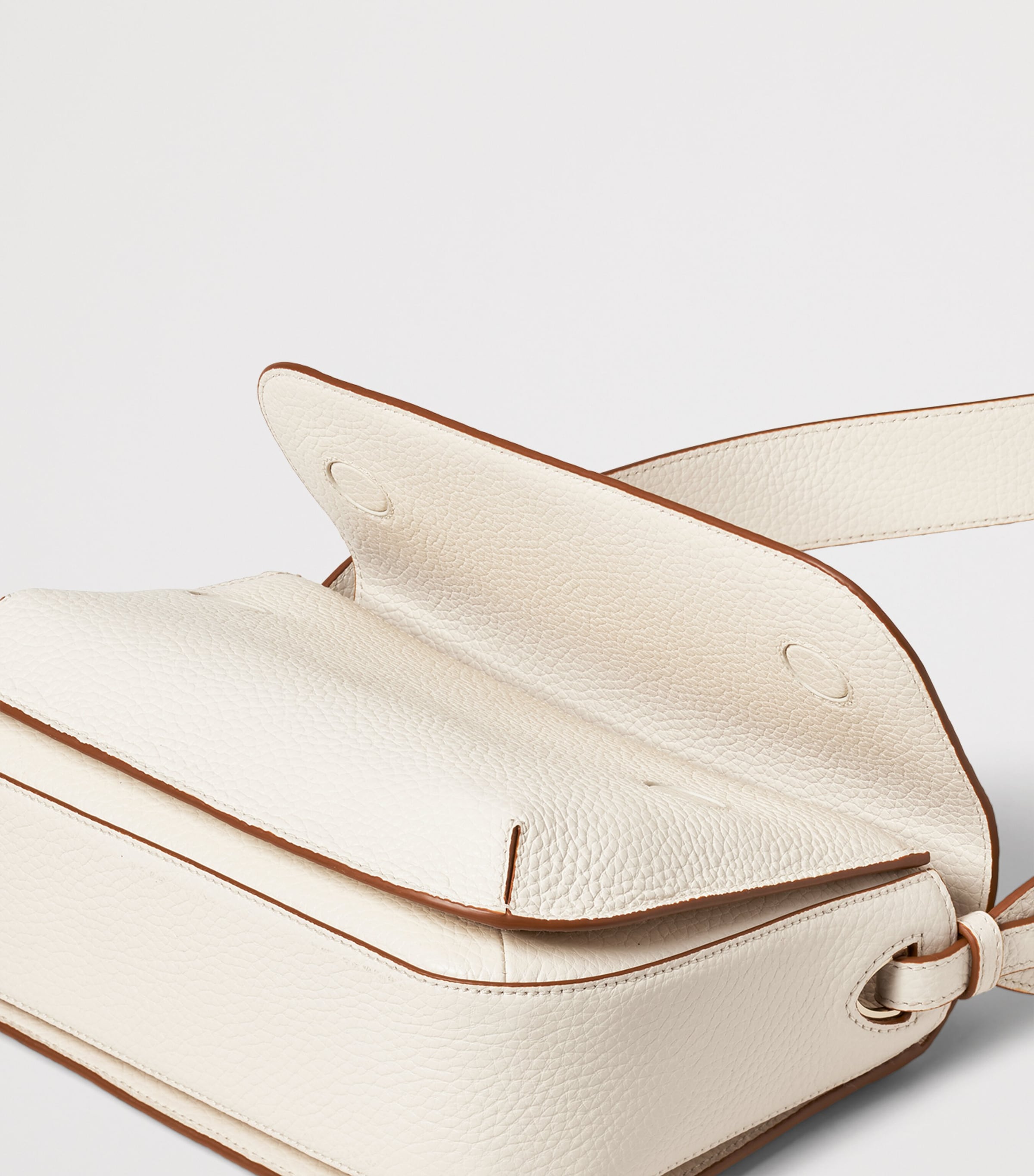 Leather Ella Grande Cross-Body Bag IVORY Image 6