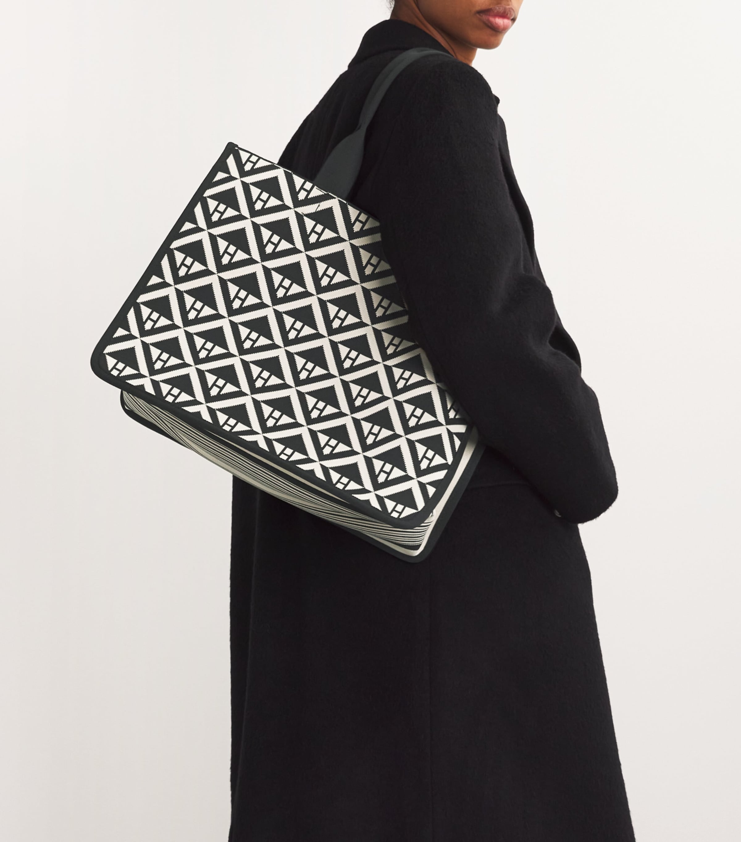 Medium Geometric Tote Bag BLACK Image 2