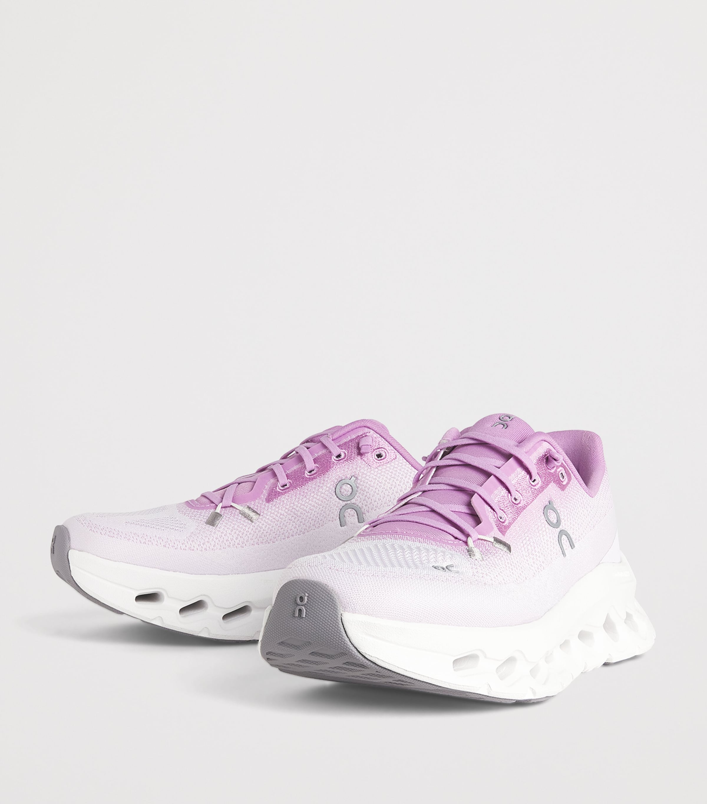On Womens Cloudtilt Trainers Bloom/sakura Image 3