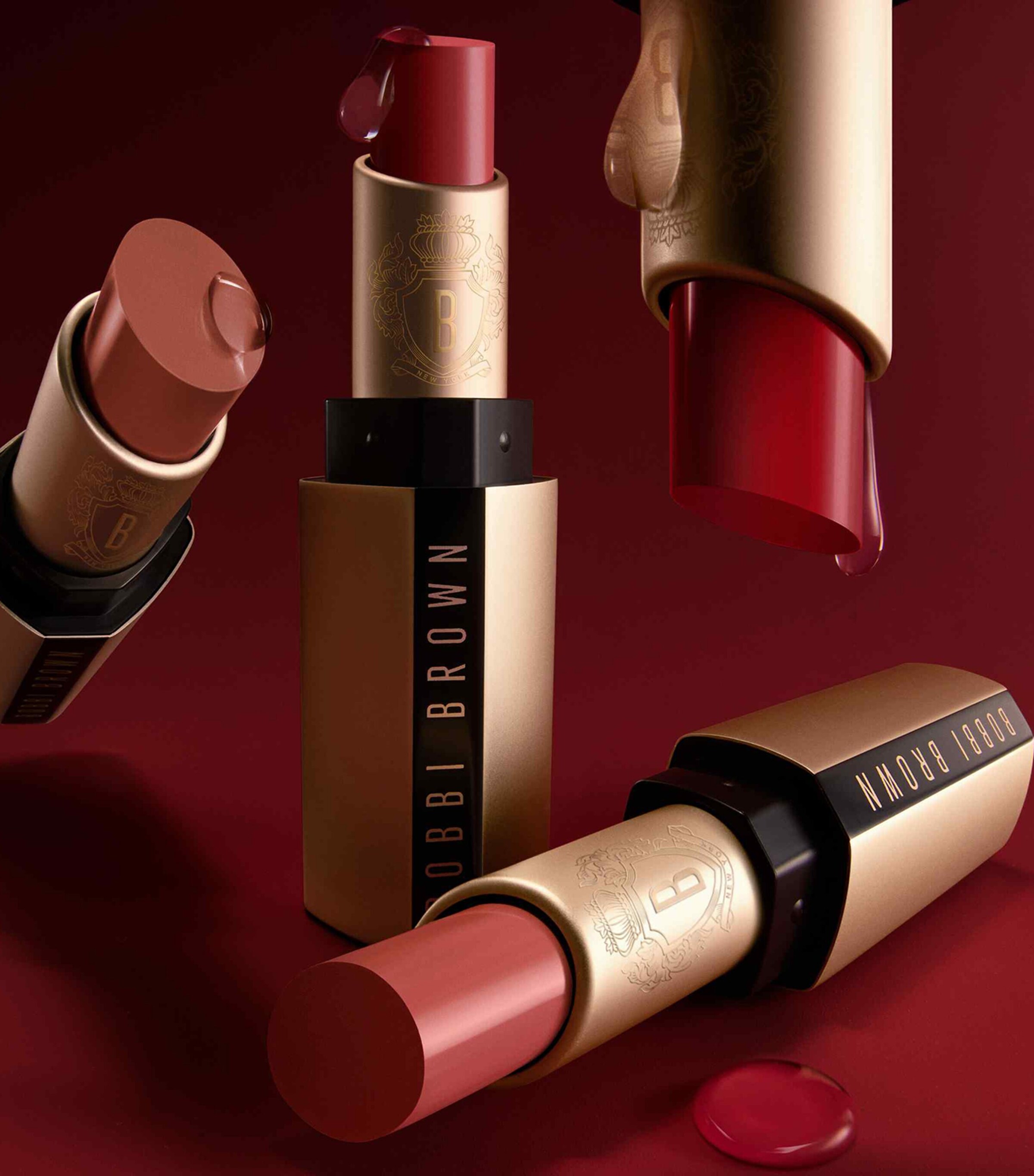 Luxe Matte Lipstick UPTOWN RED Image 4