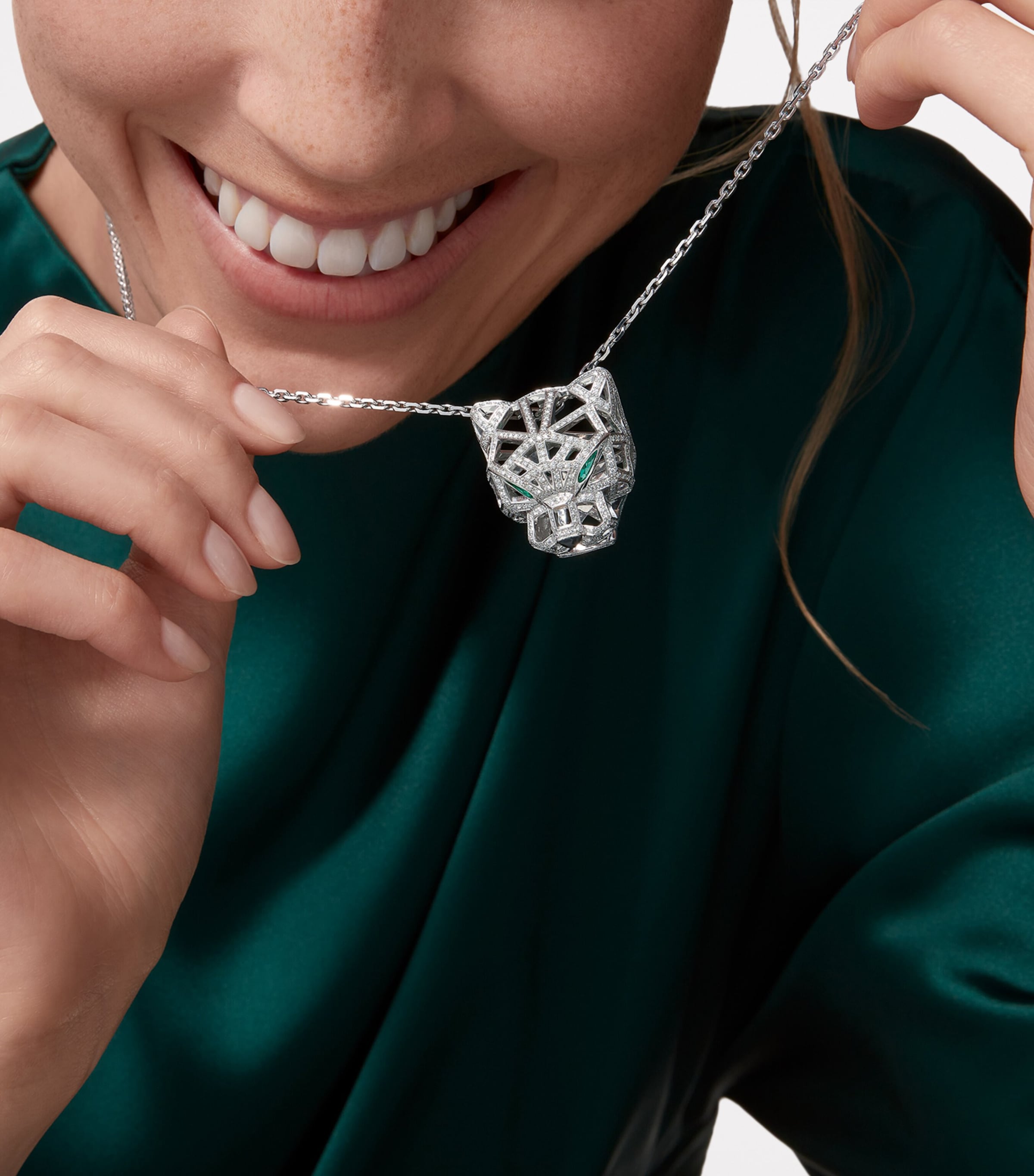 White Gold, Diamond, Emerald and Onyx Panthère de Cartier Necklace WHITE GOLD Image 2