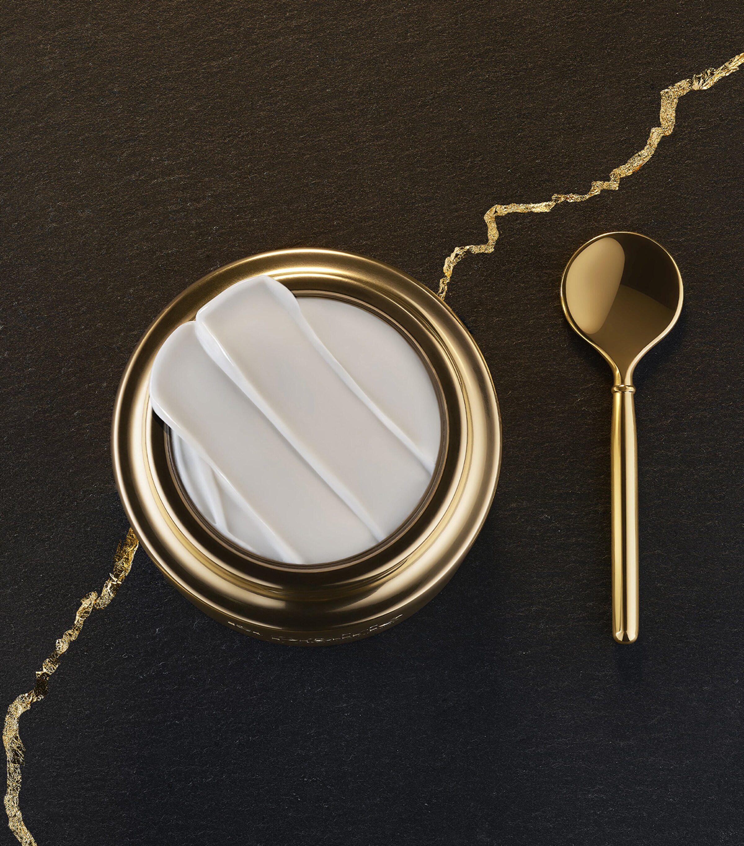 Pure Gold Radiance Eye Cream (20ml) NO COLOUR Image 4