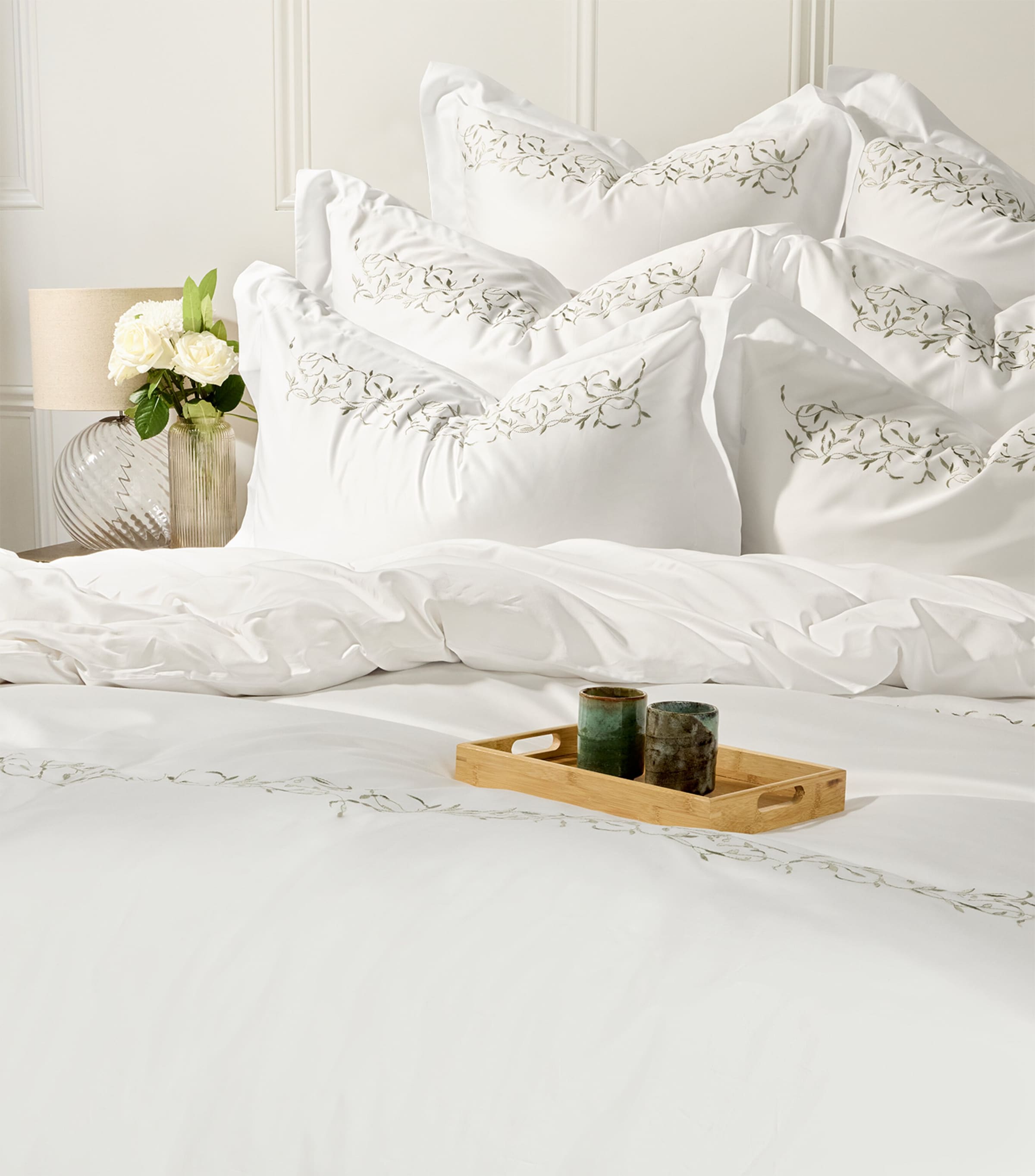Harrods of London Tresco Embroidered Super King Duvet Cover Set (260cm x 220cm) White/sage Image 3