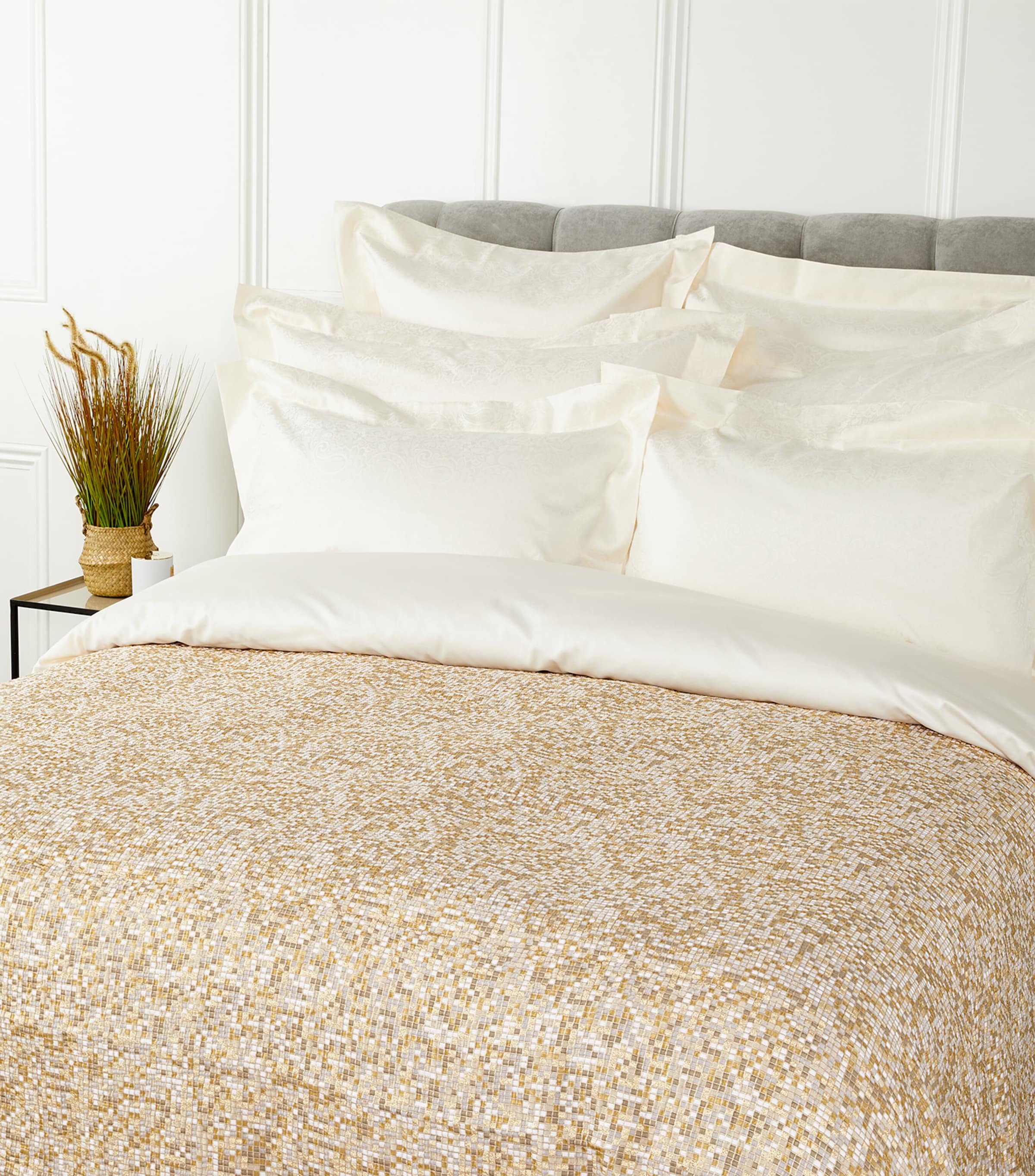 Celso De Lemos Mosaic Super King Bedspread (245cm x 255cm) Miel Image 2