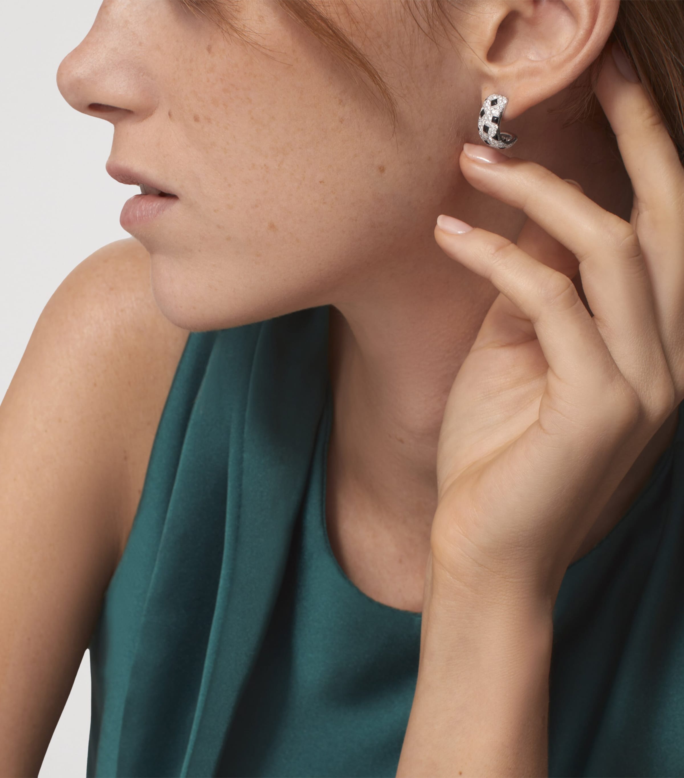 Cartier White Gold and Diamond Panthère de Cartier Earrings White Gold Image 2
