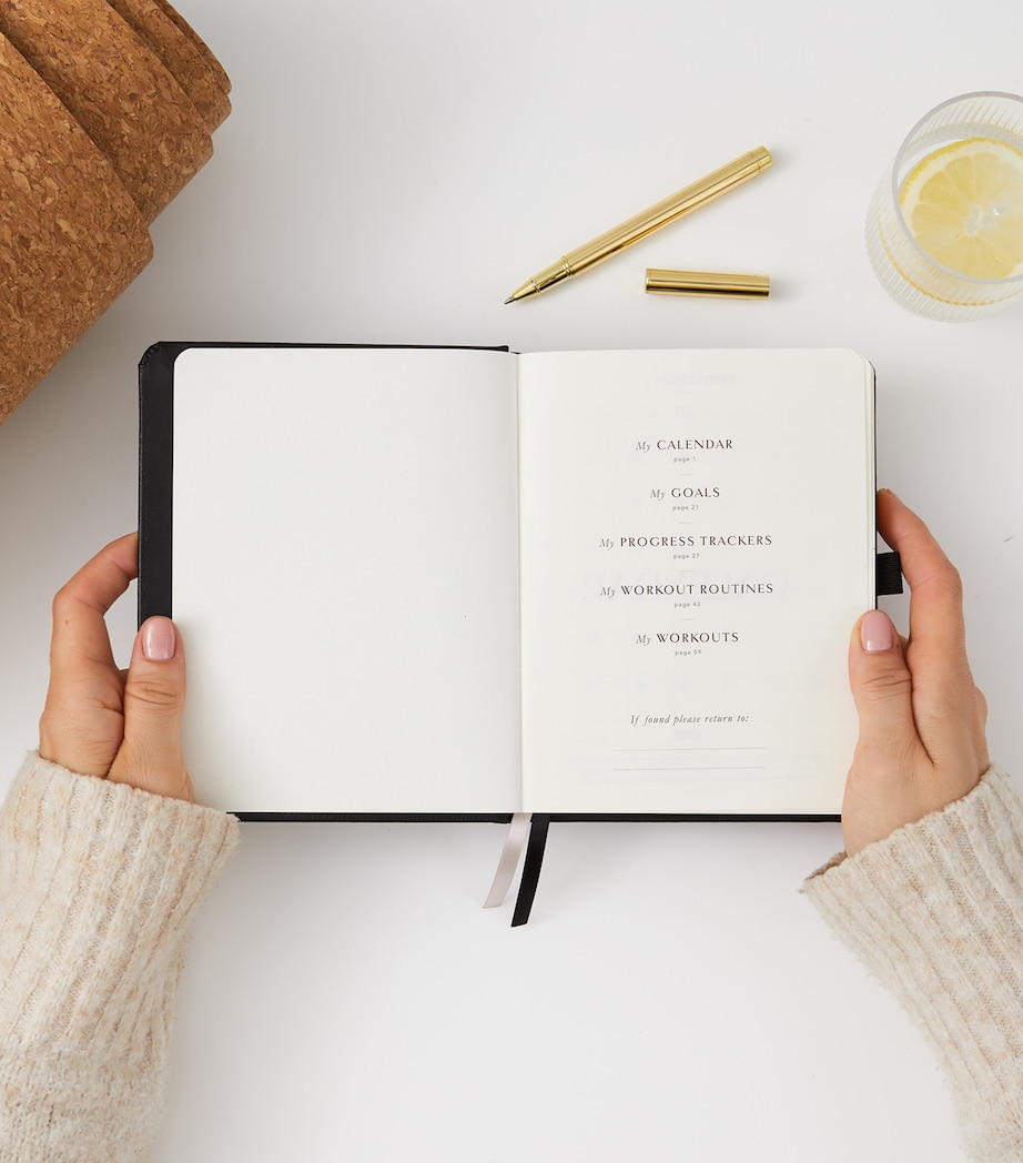 My Daily Gym Planner: Fitness & Wellbeing Journal BLACK, GOLD Image 3