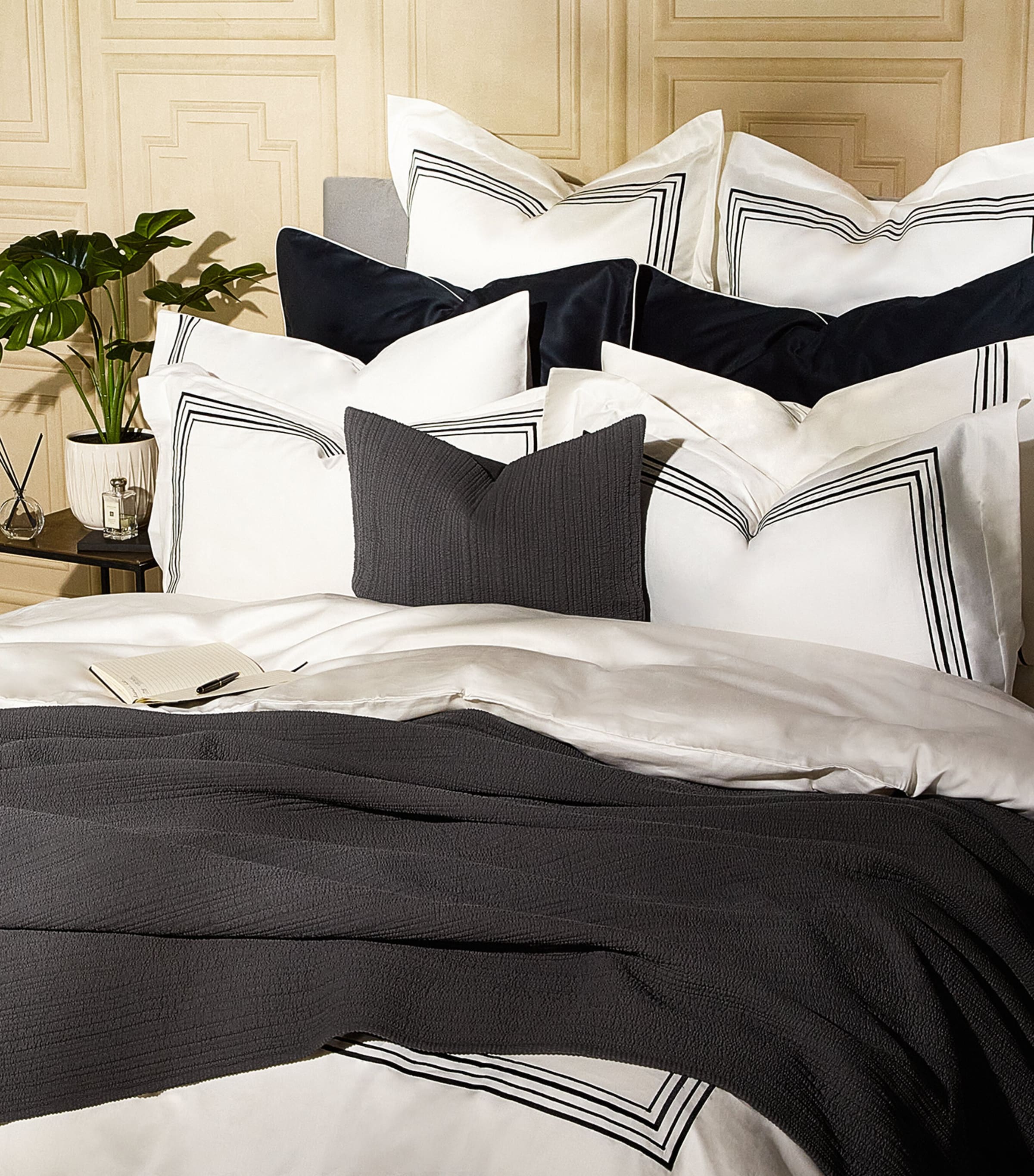 Walton Super King Bedspread (250cm x 260cm) CARBON Image 3