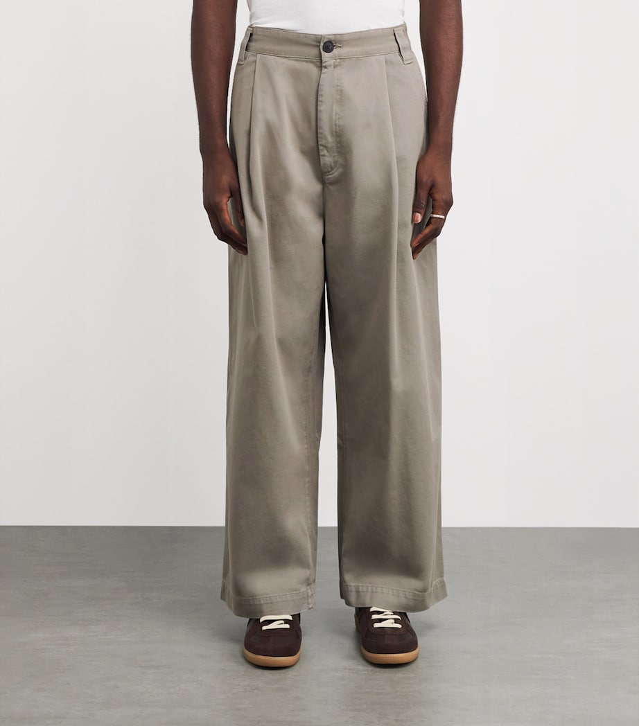 Pleated-Detail Gaius Trousers OYSTER Image 3