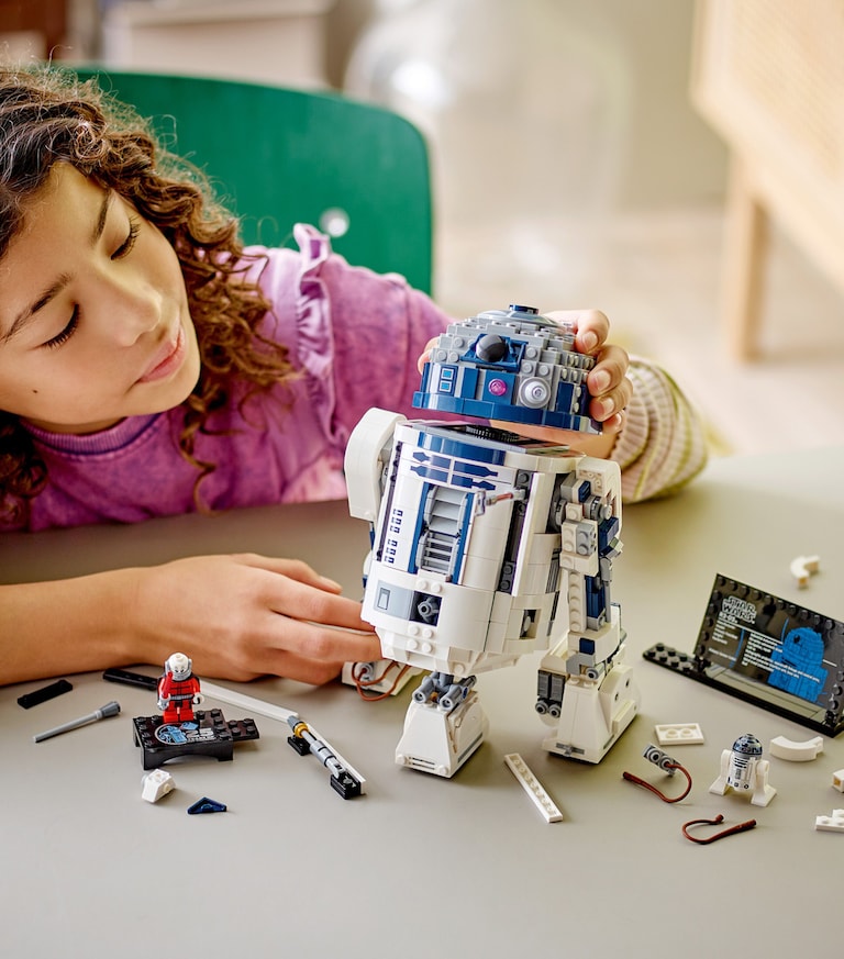 Lego R2 D2 Armable Lego Star Wars R2-D2 Buildable Toy Droid 75379 | Harrods AU