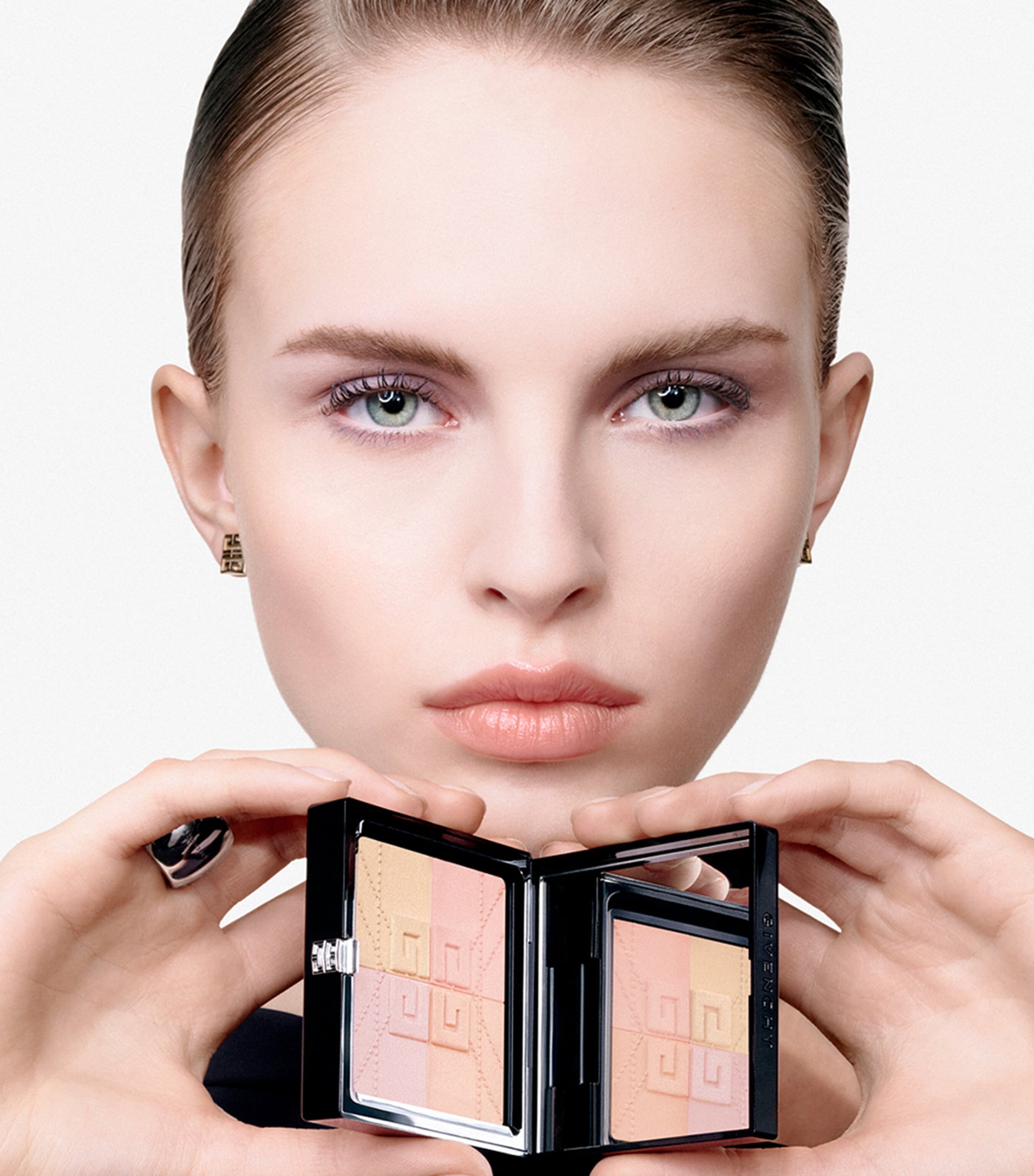 Prisme Libre 4-Colour Pressed Powder H01 Image 4