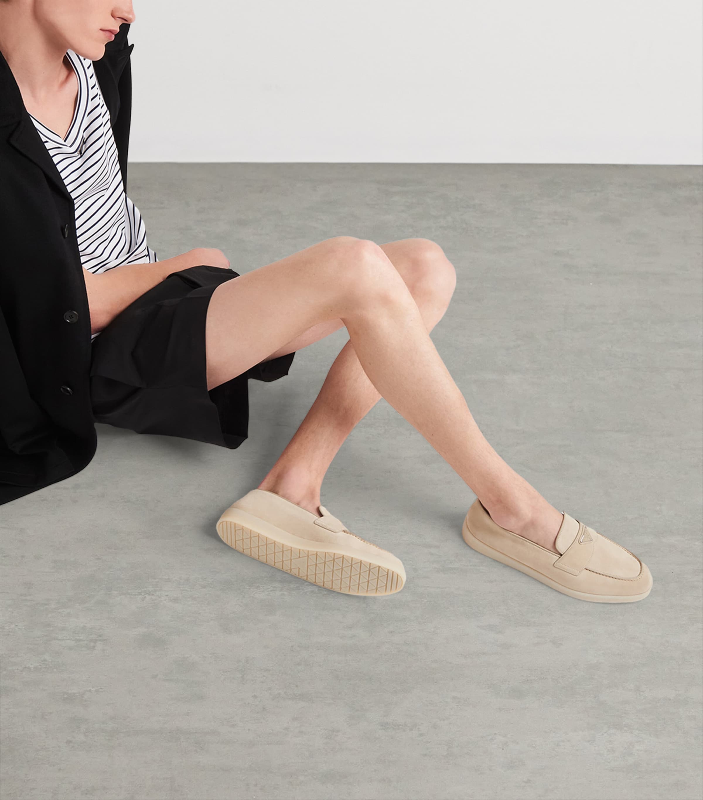 Suede Triangle Loafers F0FHI Image 2