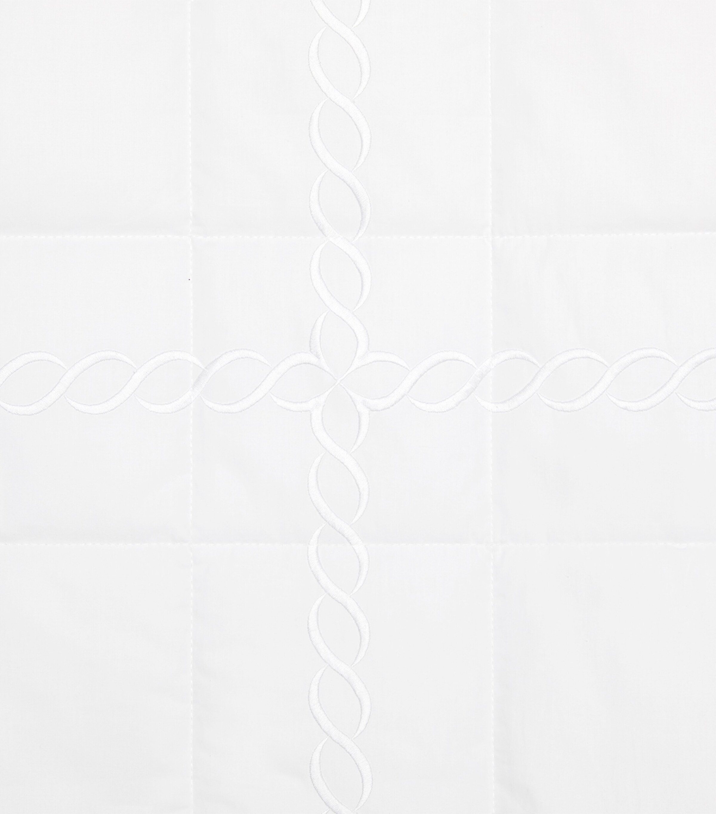 Treccia Super King Bedspread (290cm x 260cm) WHITE/WHITE Image 2