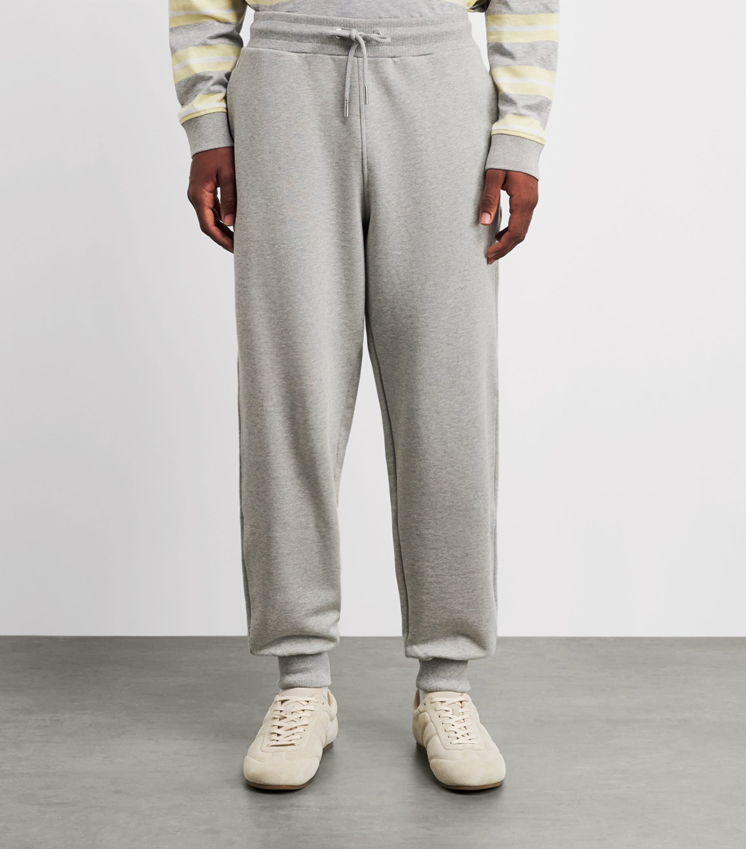 AMI Paris Mens Cotton Ami de Coeur Sweatpants Gris Chine Clair Image 4